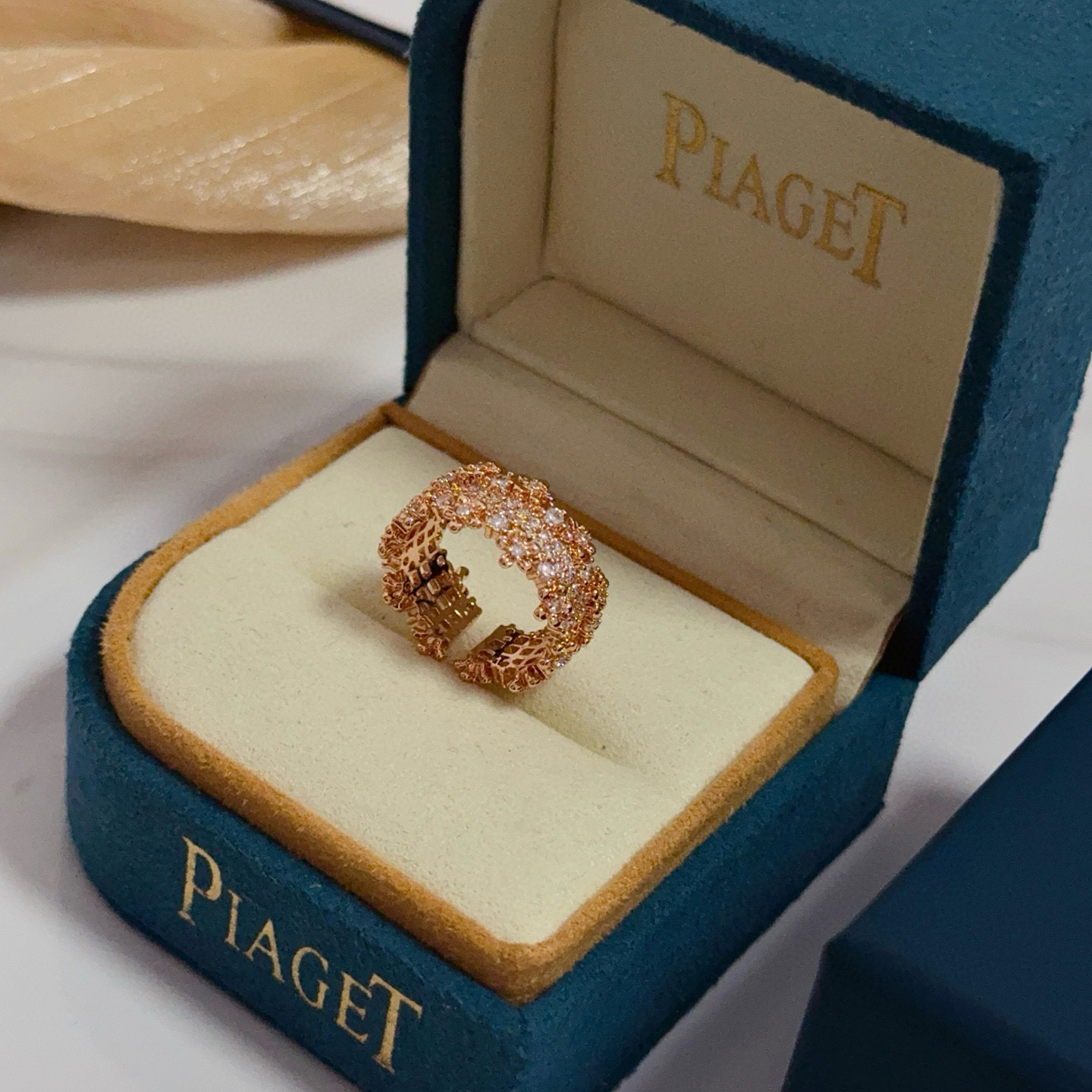 Piaget Sunlight Escape ring rose gold with clear diamond pave adjustable open band