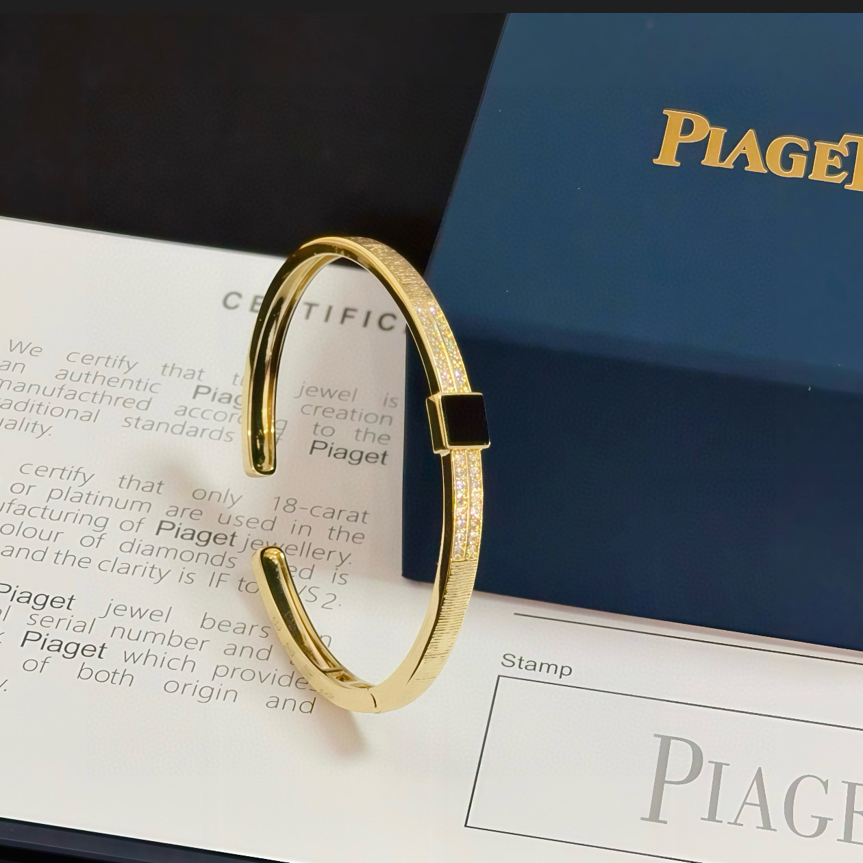 Piaget Possession bracelet Yellow gold with black onyx and clear diamond accents 17cm