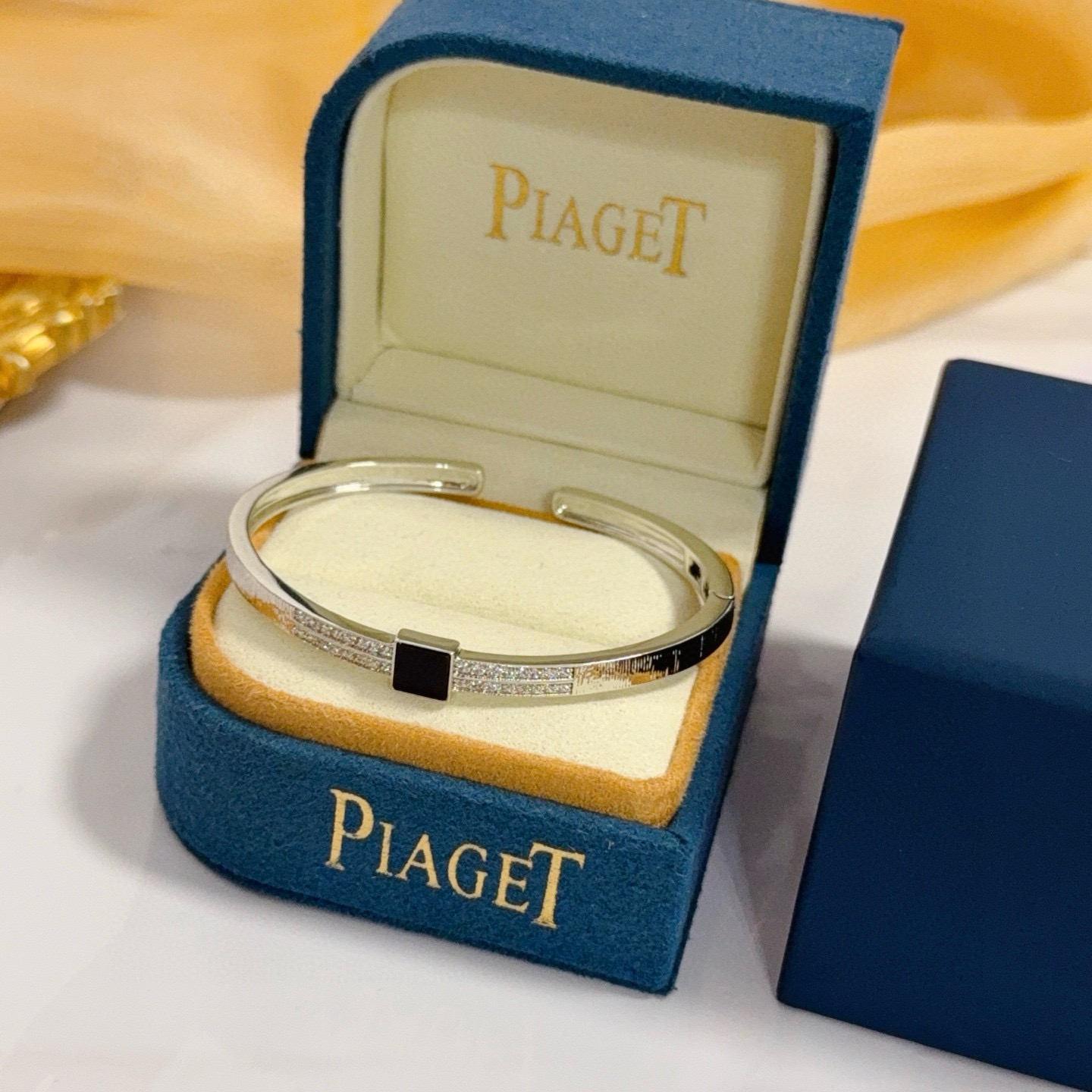 Piaget Possession bracelet Silver-toned metal with clear pave diamonds and black onyx accent 17cm