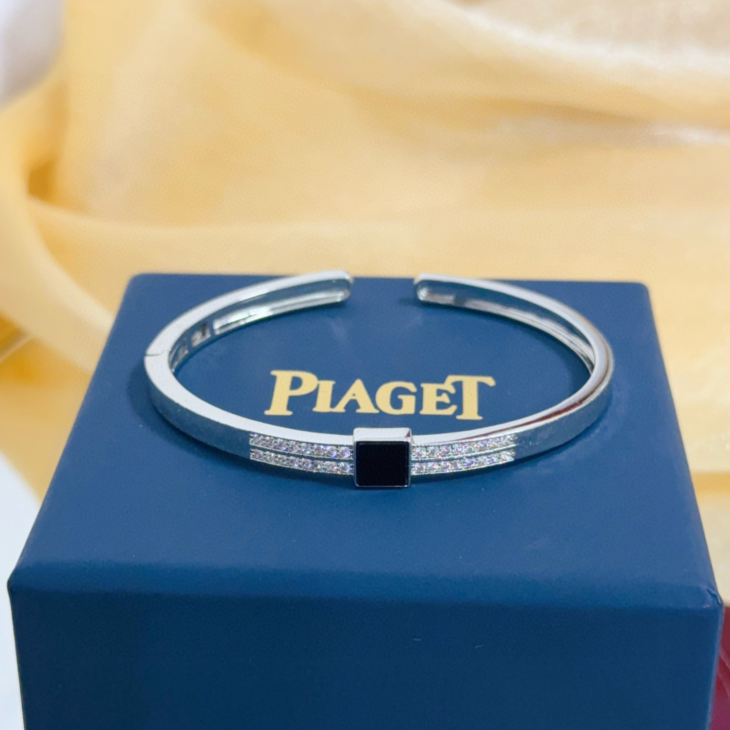 Piaget Possession bracelet Silver-toned metal with clear pave diamonds and black onyx accent 17cm