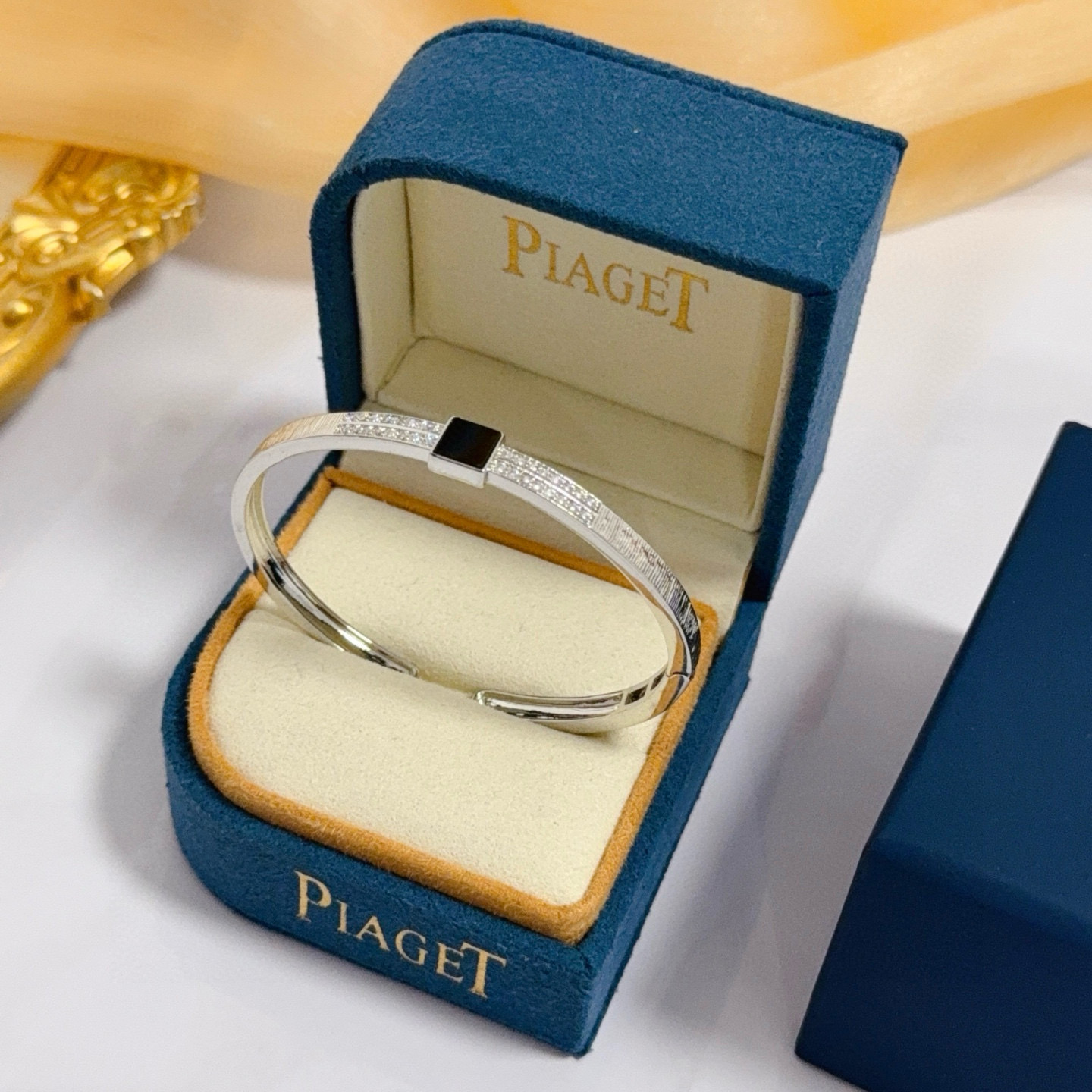 Piaget Possession bracelet Silver-toned metal with clear pave diamonds and black onyx accent 17cm