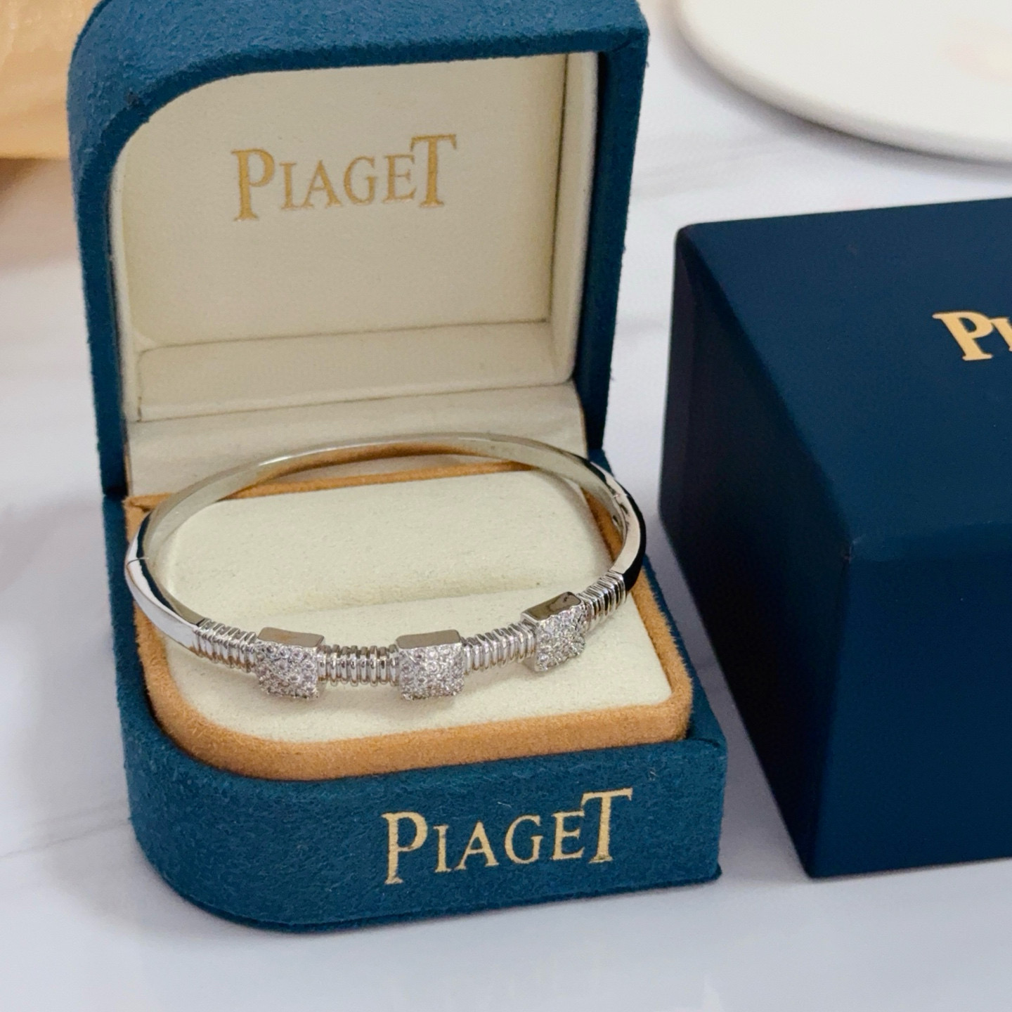 Piaget Possession bracelet silver-toned white gold with clear pave diamonds 17cm inner circumference