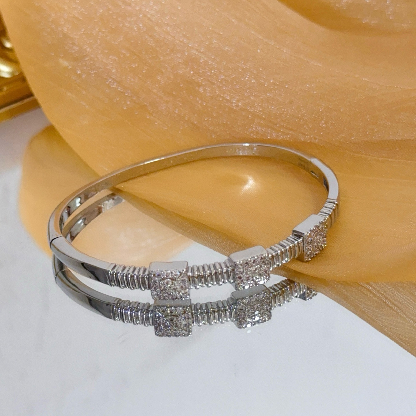 Piaget Possession bracelet silver-toned white gold with clear pave diamonds 17cm inner circumference