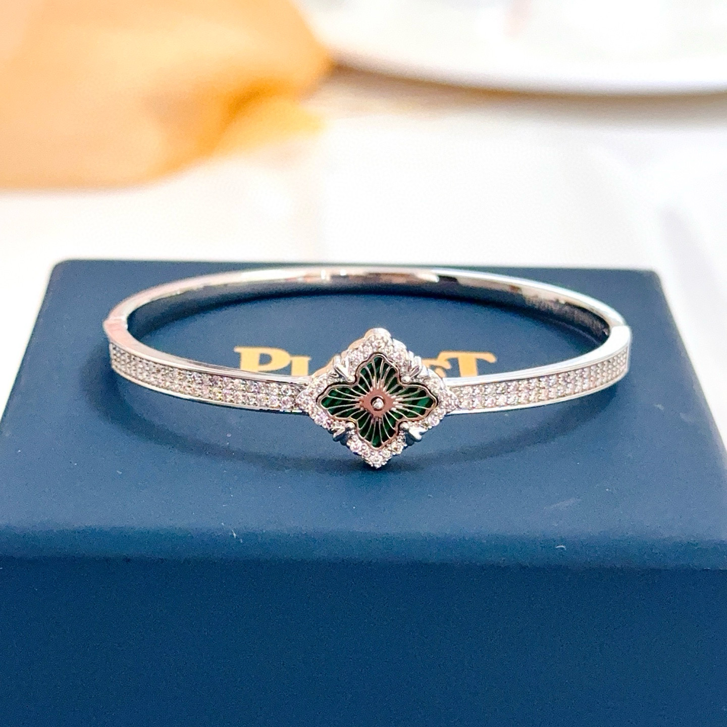 Bracciale Piaget Rose metallo argentato diamanti trasparenti smalto verde scuro 17 cm
