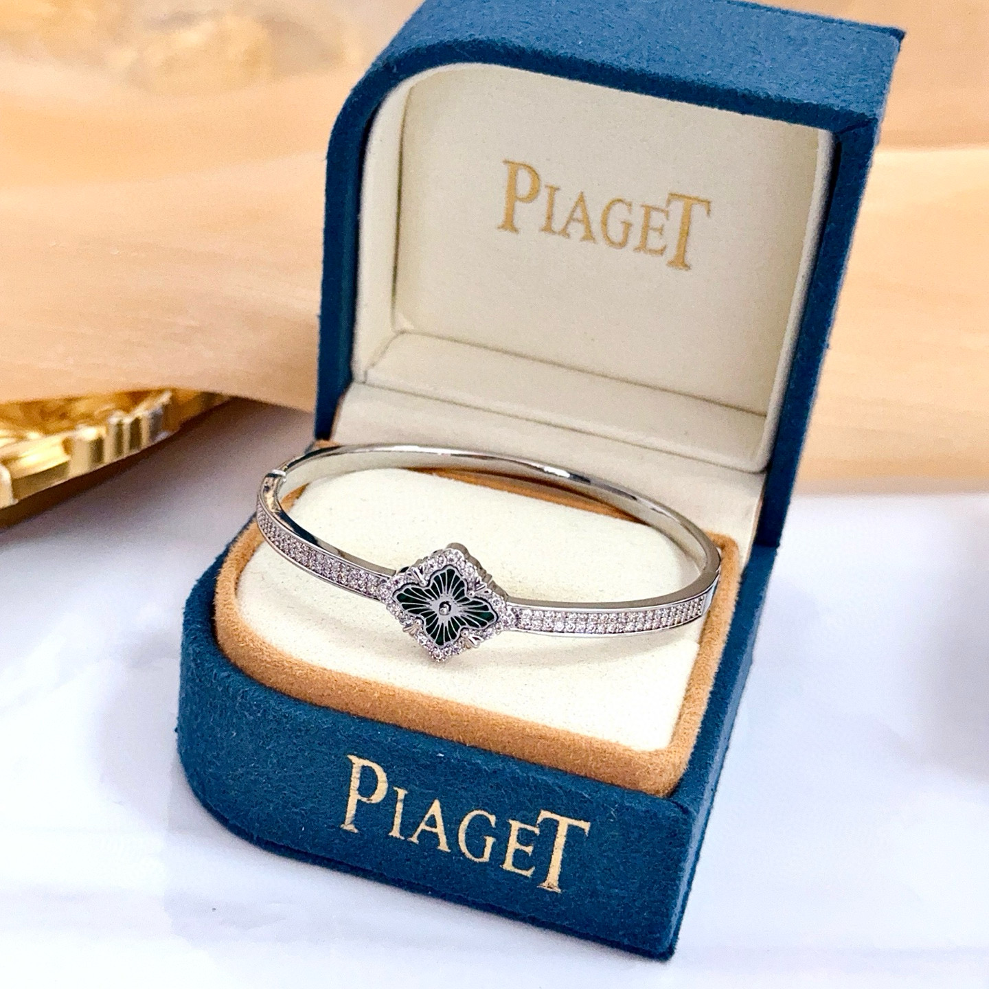 Bracciale Piaget Rose metallo argentato diamanti trasparenti smalto verde scuro 17 cm
