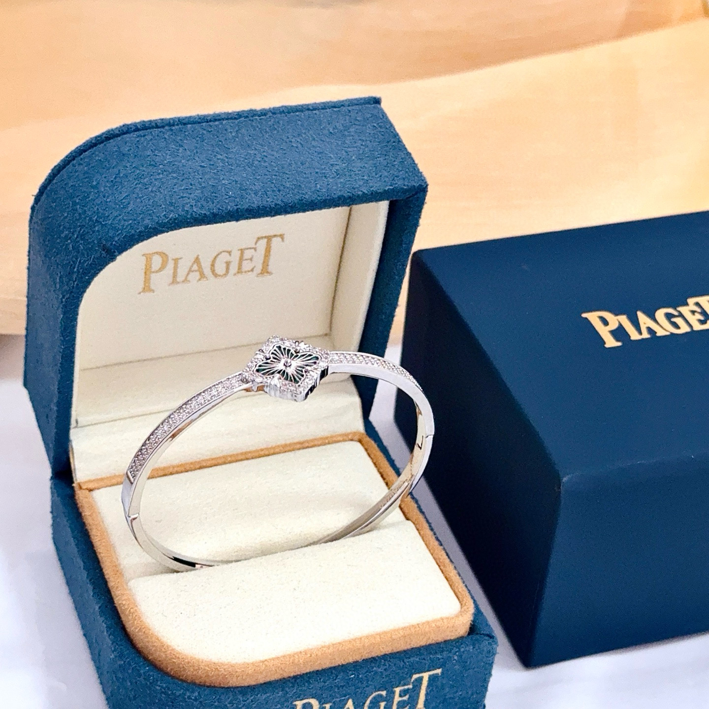 Bracciale Piaget Rose metallo argentato diamanti trasparenti smalto verde scuro 17 cm