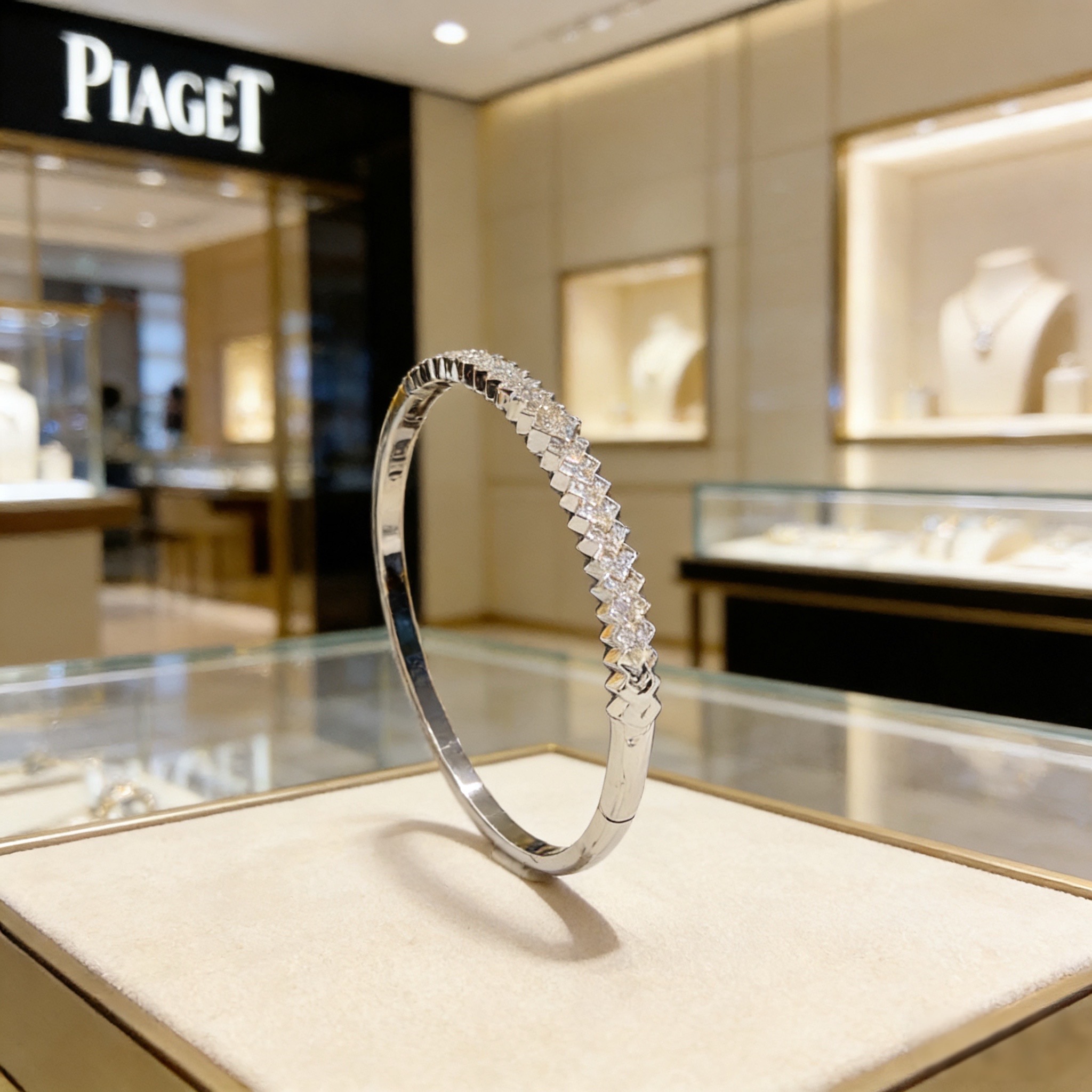 Piaget Possession bracelet 18k white gold with clear pave diamonds 17cm inner circumference