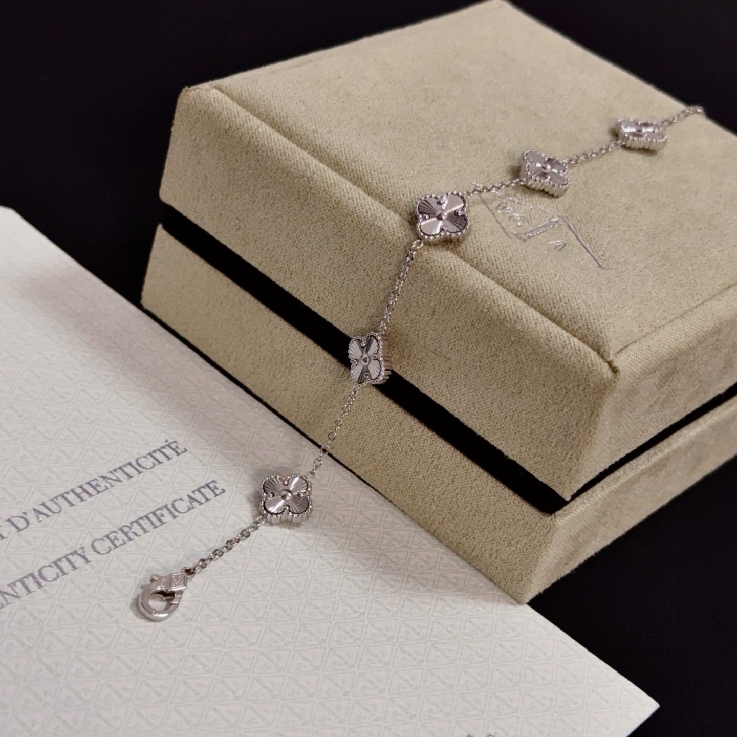 Van Cleef Arpels Alhambra bracelet silver white gold with clear diamond accents 19cm