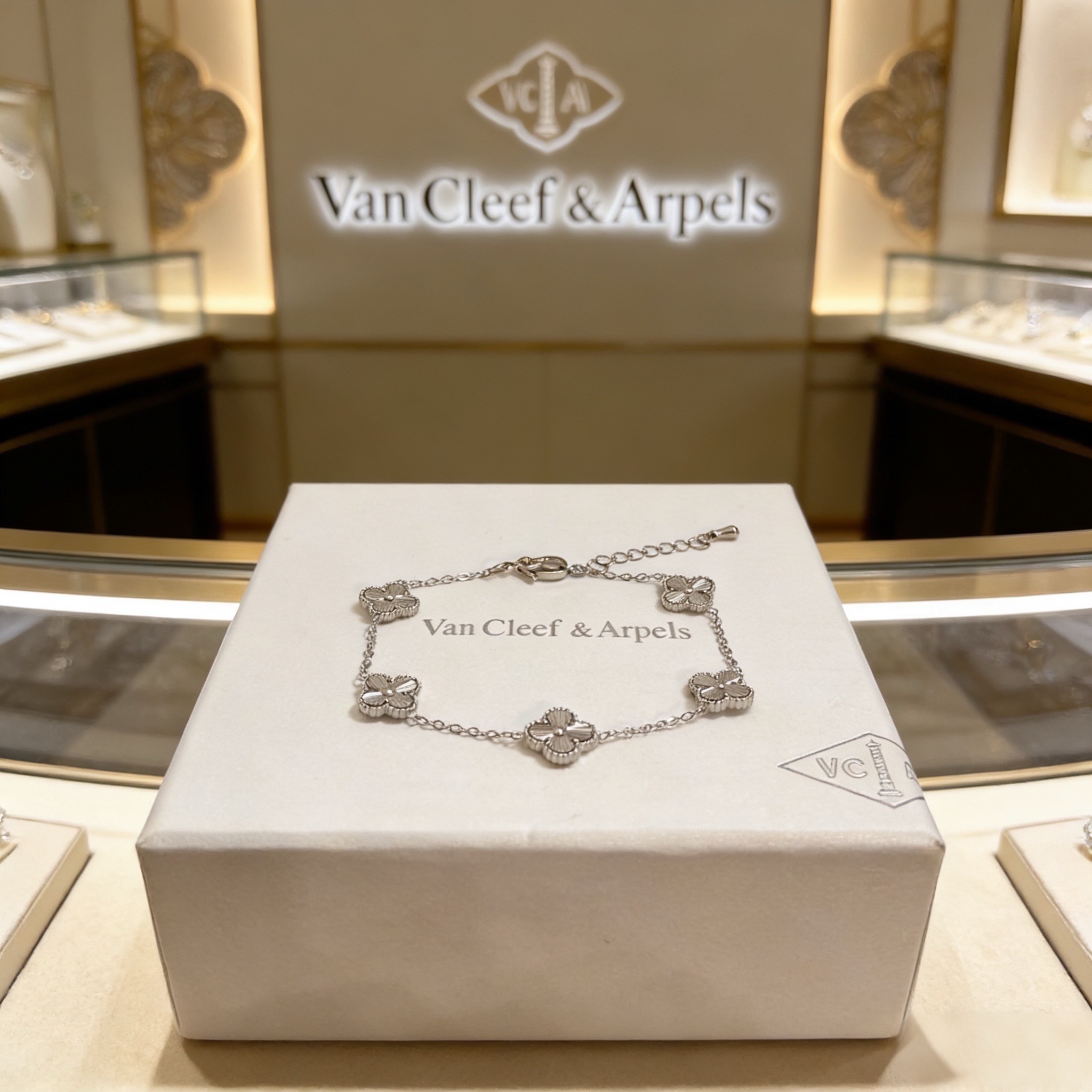 Van Cleef Arpels Alhambra bracelet silver white gold with clear diamond accents 19cm