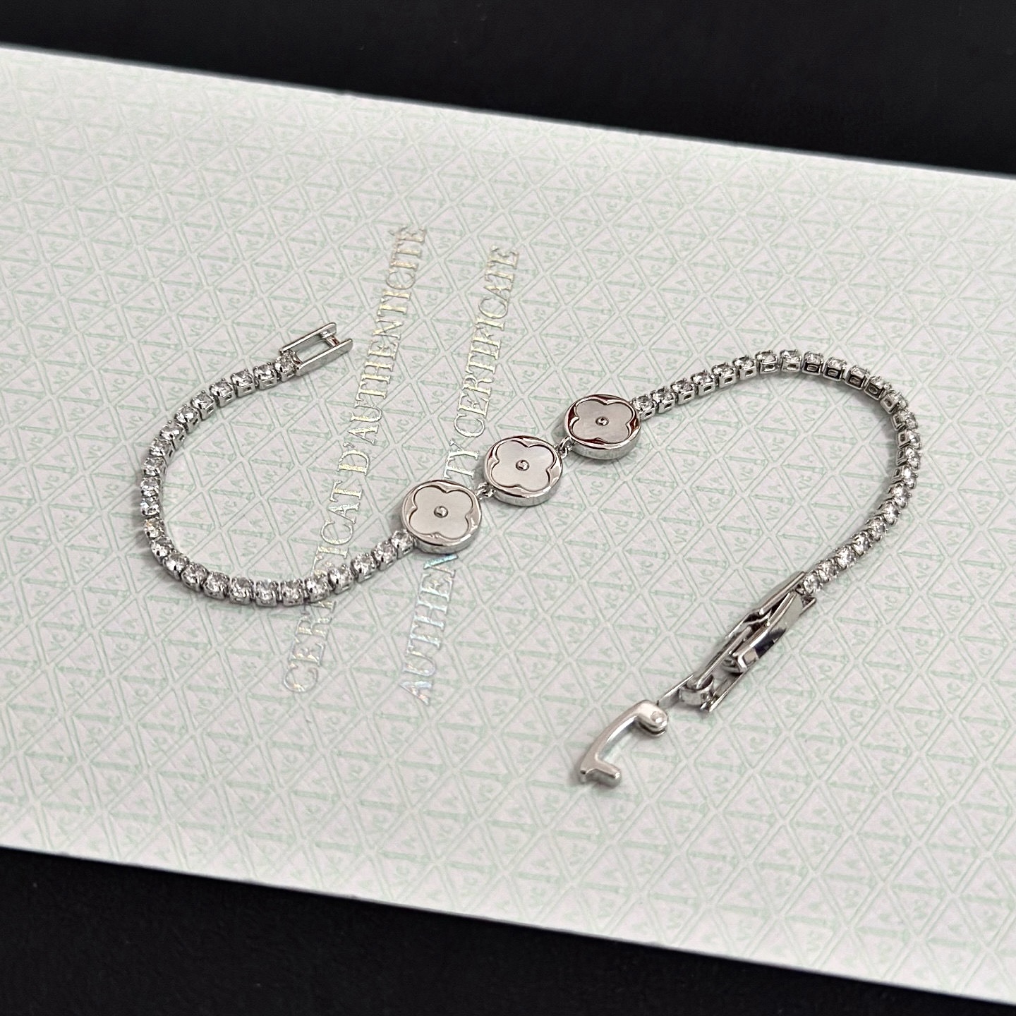 Van Cleef Arpels Alhambra bracelet silver-toned white gold white mother-of-pearl clear diamonds 17cm