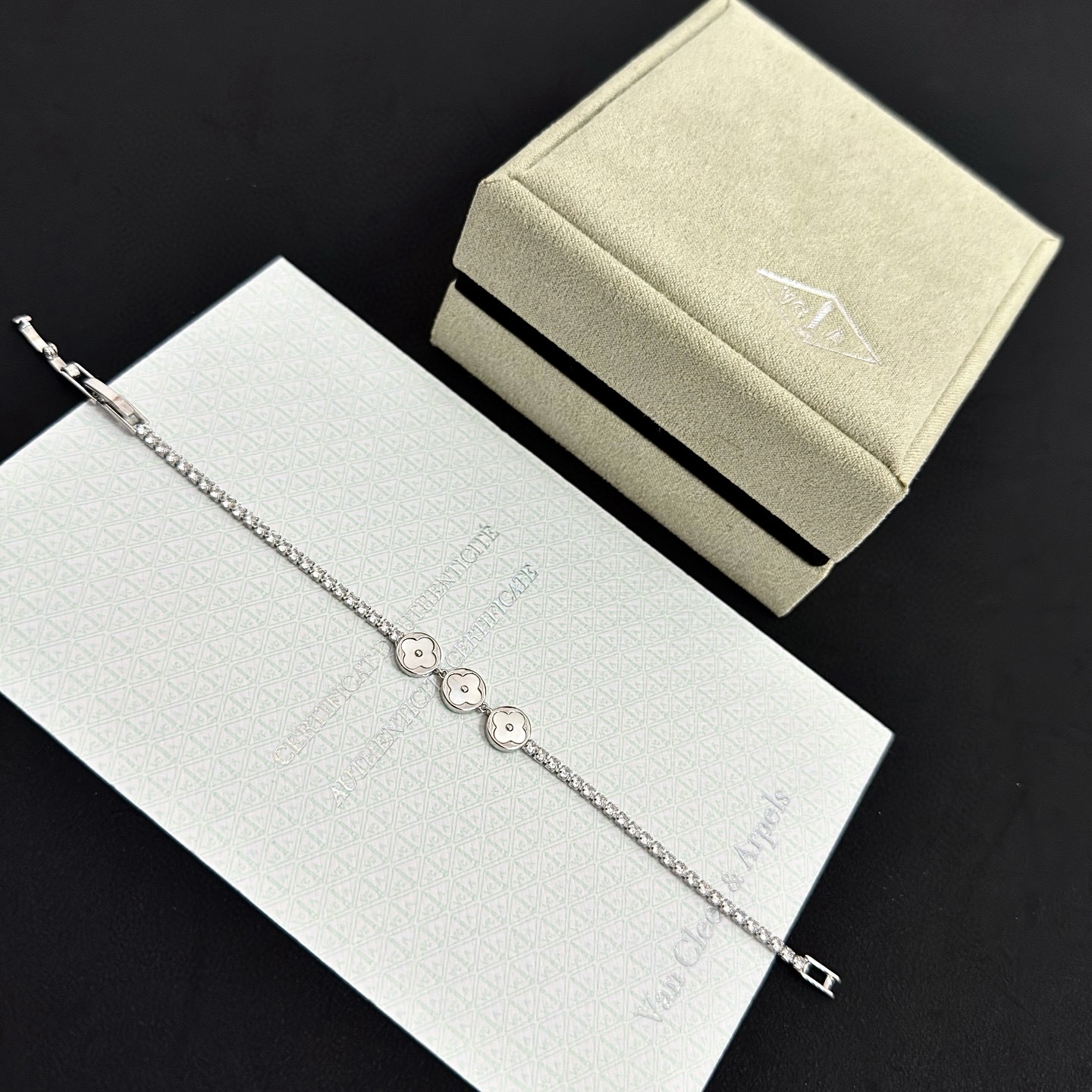 Van Cleef Arpels Alhambra bracelet silver-toned white gold white mother-of-pearl clear diamonds 17cm