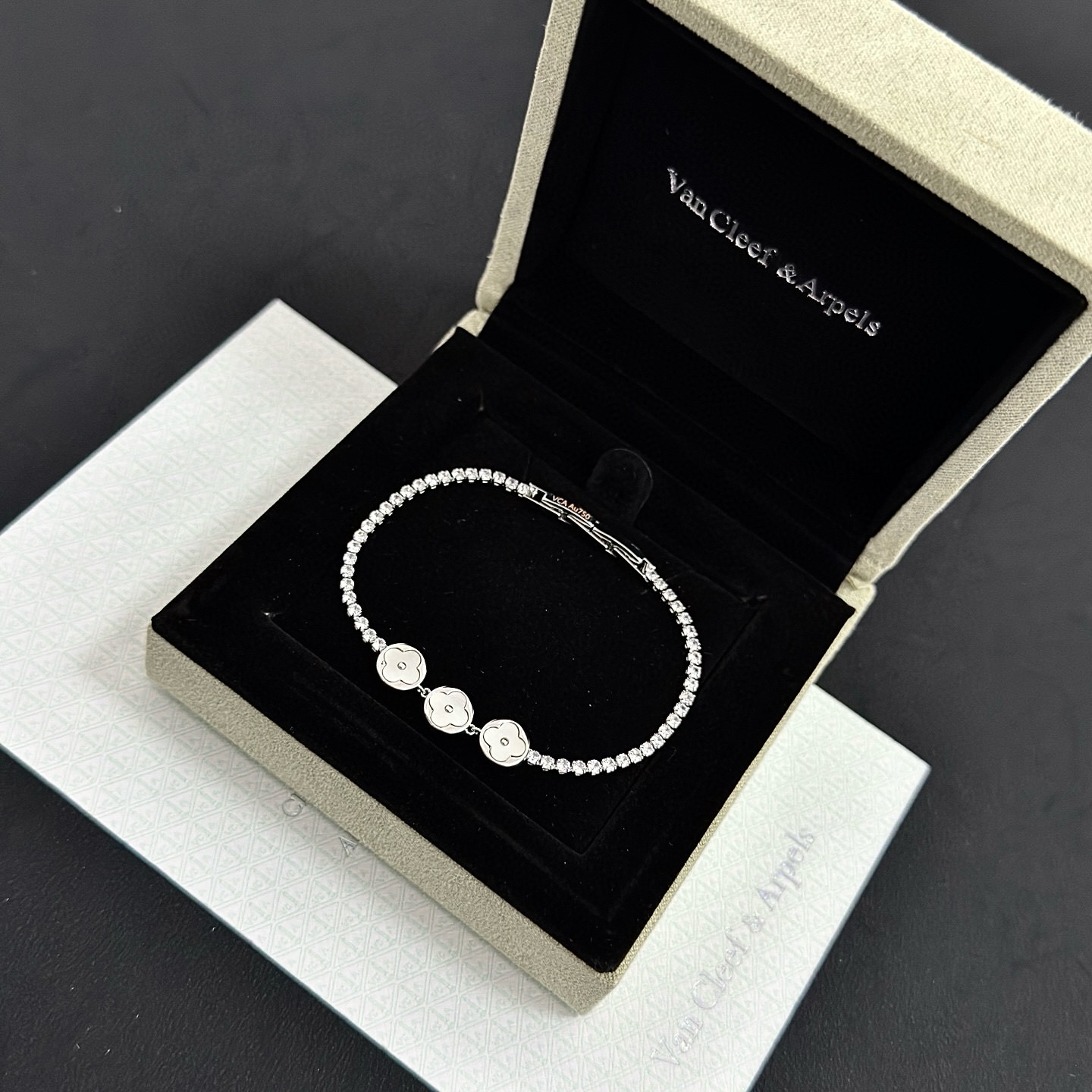 Van Cleef Arpels Alhambra bracelet silver-toned white gold white mother-of-pearl clear diamonds 17cm
