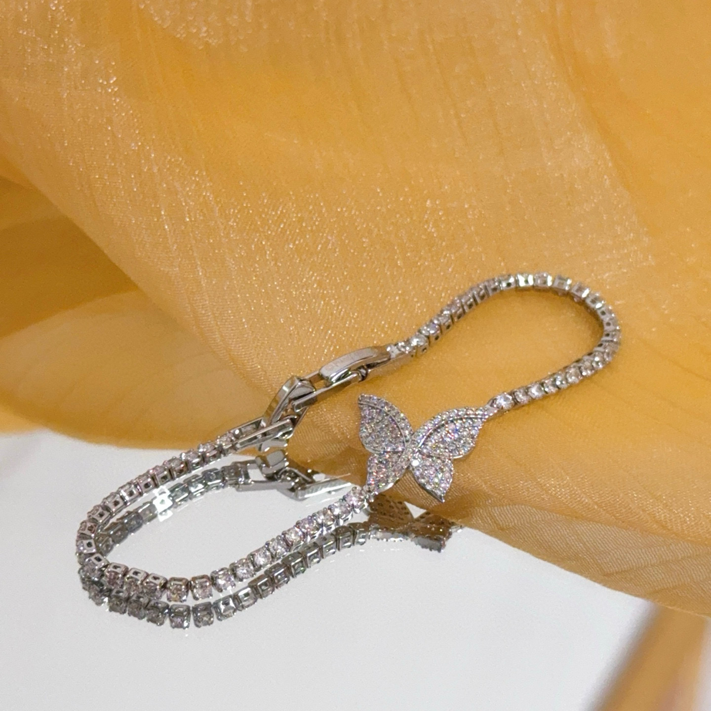 Piaget Butterfly Diamond Tennis Bracelet bracelet White gold with clear diamonds 17cm