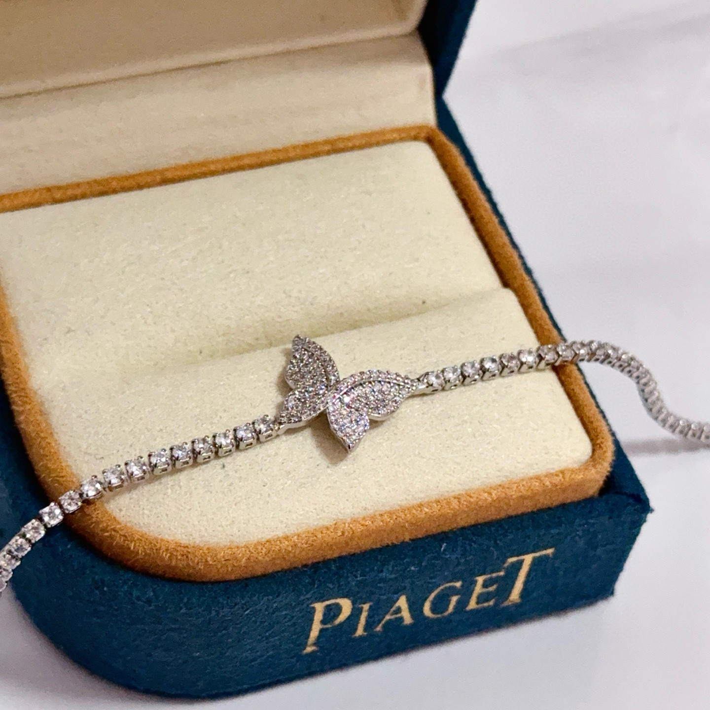 Piaget Butterfly Diamond Tennis Bracelet bracelet White gold with clear diamonds 17cm