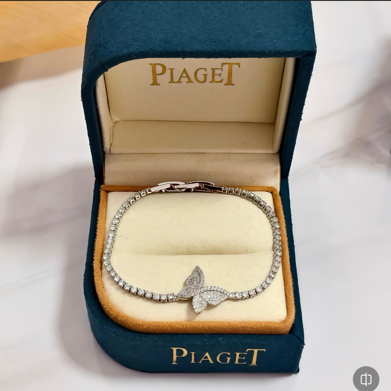 Piaget Butterfly Diamond Tennis Bracelet bracelet White gold with clear diamonds 17cm
