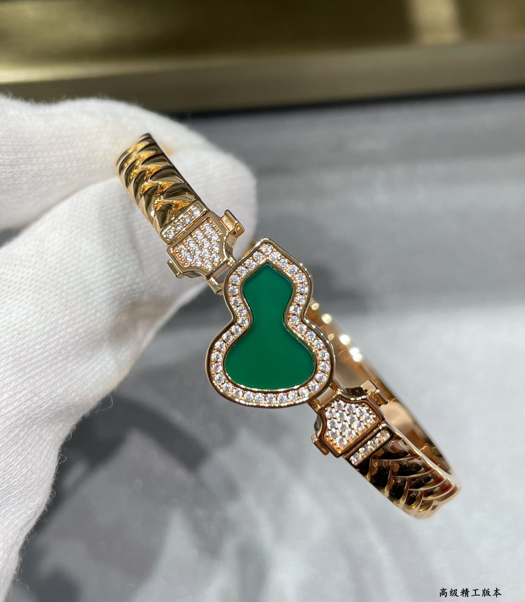 Qeelin Wulu bracelet Rose gold with green malachite and clear diamond accents 17cm