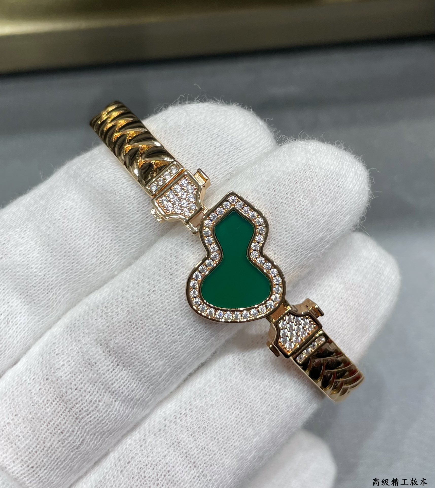 Qeelin Wulu bracelet Rose gold with green malachite and clear diamond accents 17cm