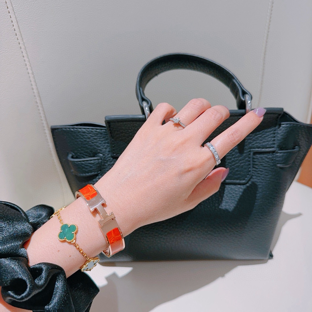 Bracciale Hermes Clic Clac H Metallo oro rosa con smalto arancione PM