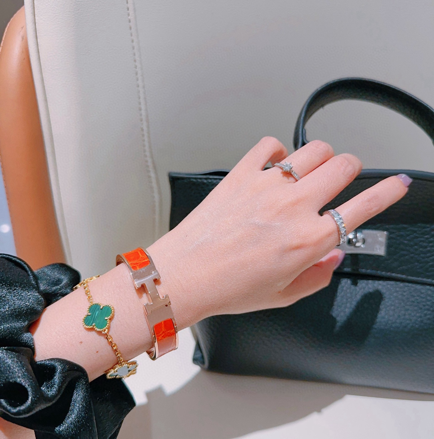 Bracciale Hermes Clic Clac H Metallo oro rosa con smalto arancione PM