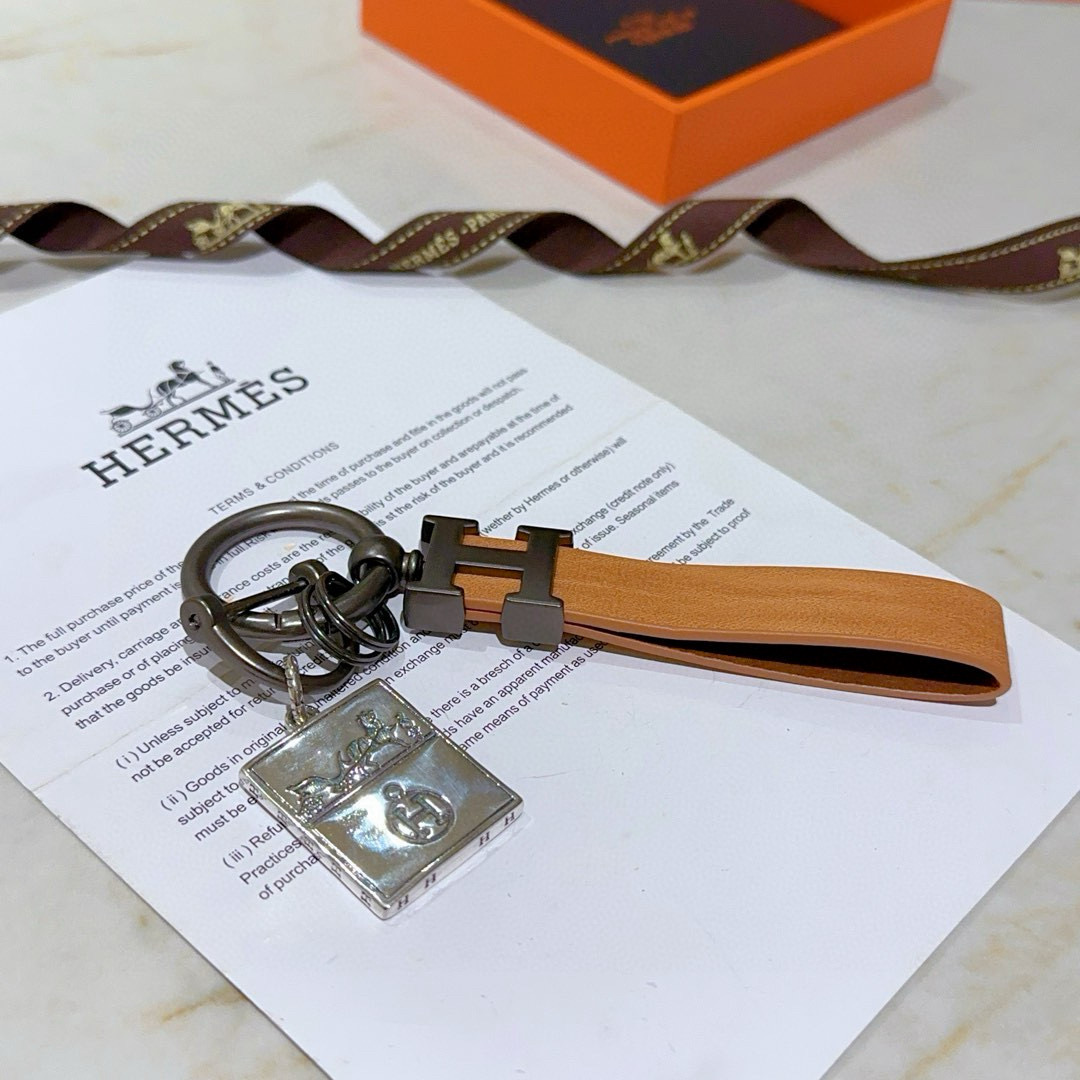 Ciondolo portachiavi in ​​pelle Hermes H Logo Pelle marrone chiaro canna di fucile metallo argento 12 cm