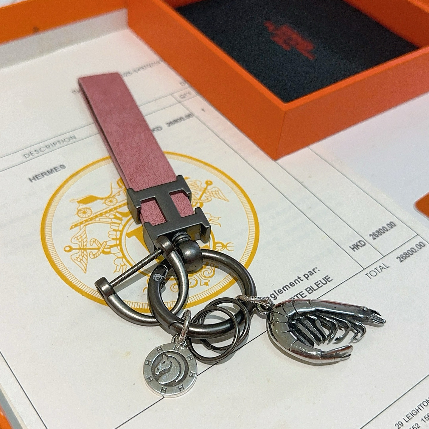 Hermes H Logo Shrimp Charm Llavero colgante Gunmetal metal plateado cuero rosa empolvado dije de camarón plateado medallón de caballo plateado 10 cm