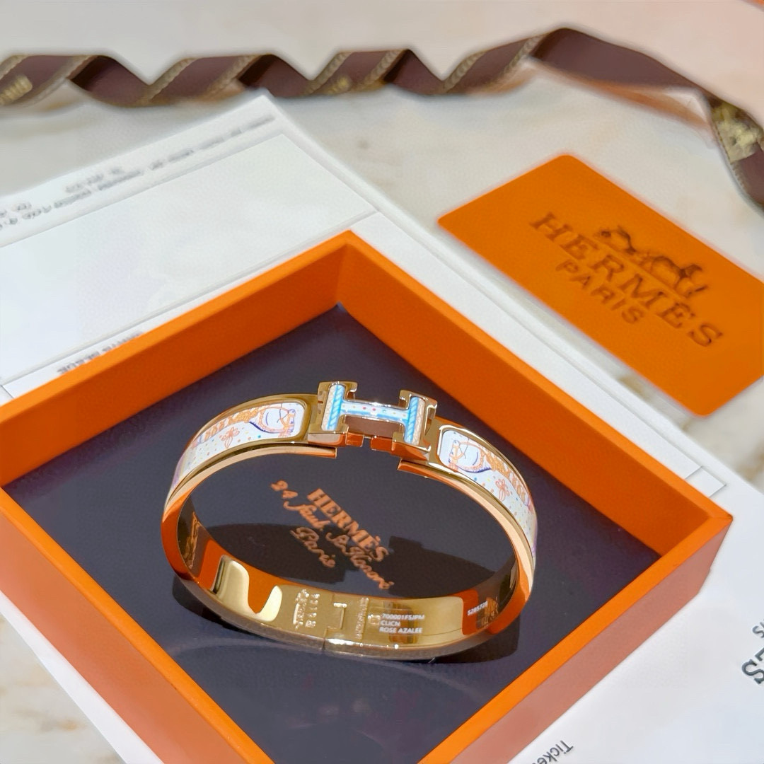 Bracciale Hermes Clic H in metallo oro rosa con stravagante smalto multicolore con stampa di cavalli PM