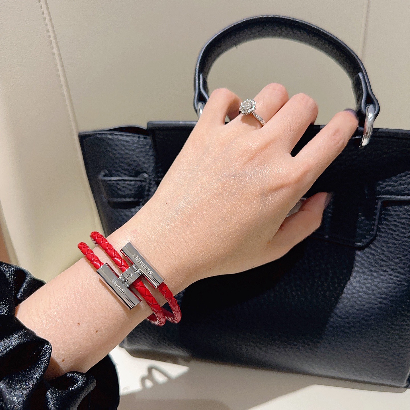 Bracciale Hermes Tournis Tresse Pelle intrecciata rossa Hardware in metallo argentato placcato palladio T2 38 cm doppio giro