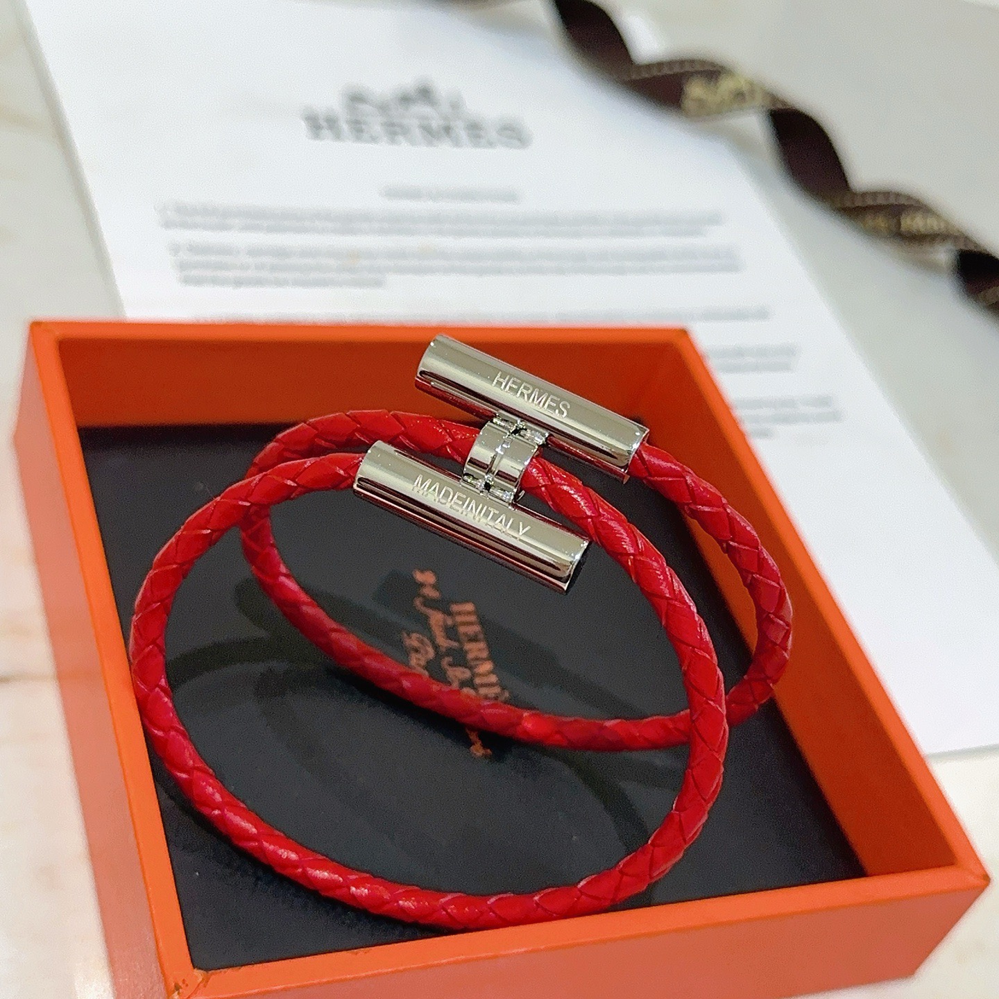 Bracciale Hermes Tournis Tresse Pelle intrecciata rossa Hardware in metallo argentato placcato palladio T2 38 cm doppio giro