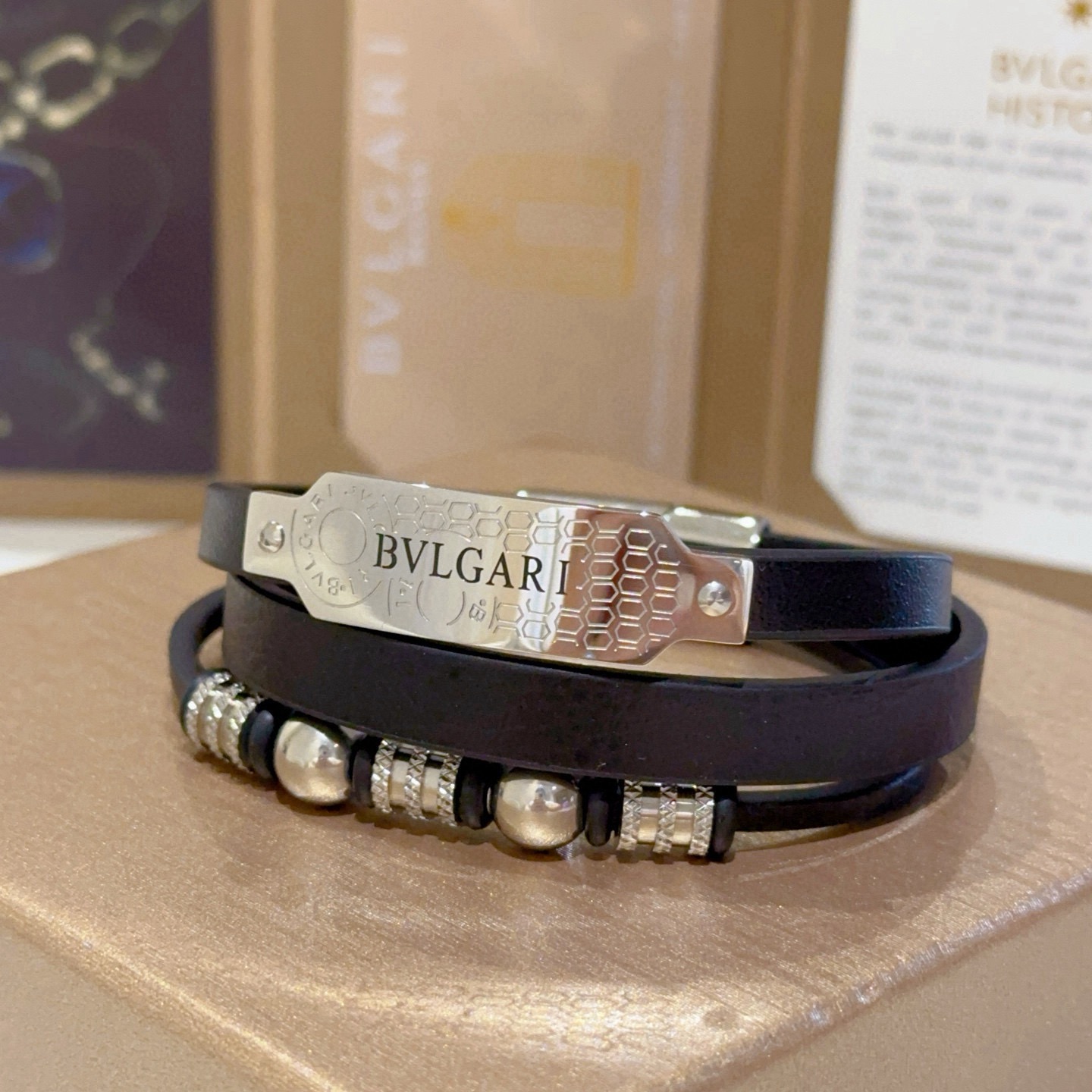 Bracciale Bvlgari Serpenti Forever Coiled Leather Bracciale in pelle nera Hardware in metallo argentato 19 cm