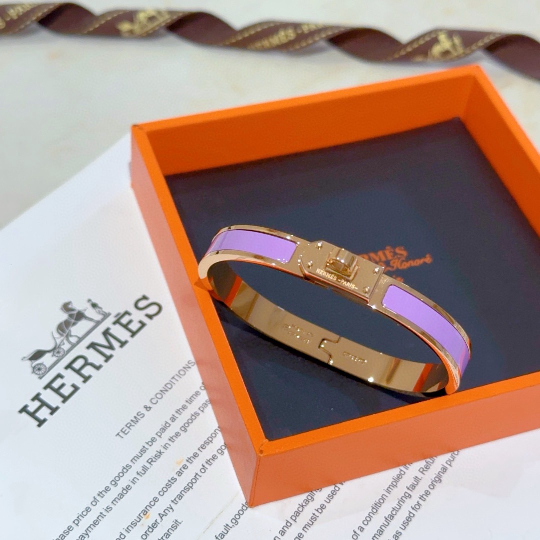 Bracciale Hermes Kelly in metallo oro rosa con smalto viola lavanda PM