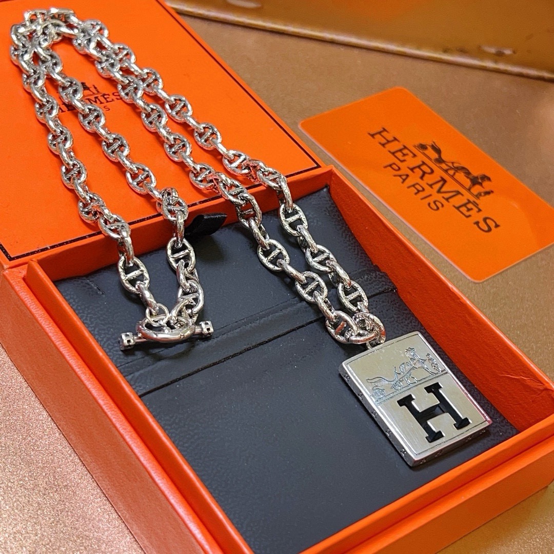 Collana Hermes Chaine d Ancre H Square con pendente in metallo color argento invecchiato 60 cm