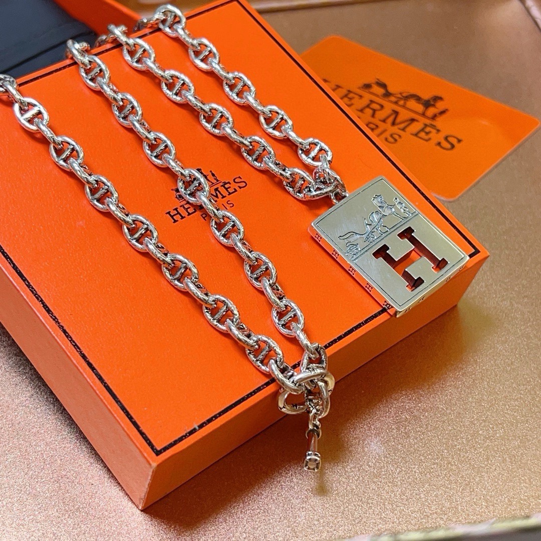 Collana Hermes Chaine d Ancre H Square con pendente in metallo color argento invecchiato 60 cm