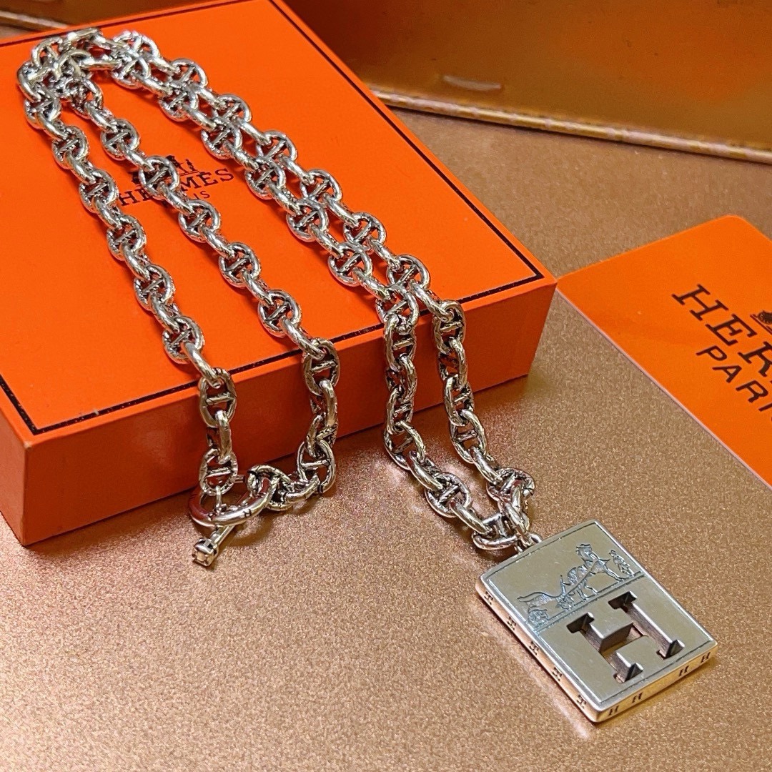 Collana Hermes Chaine d Ancre H Square con pendente in metallo color argento invecchiato 60 cm