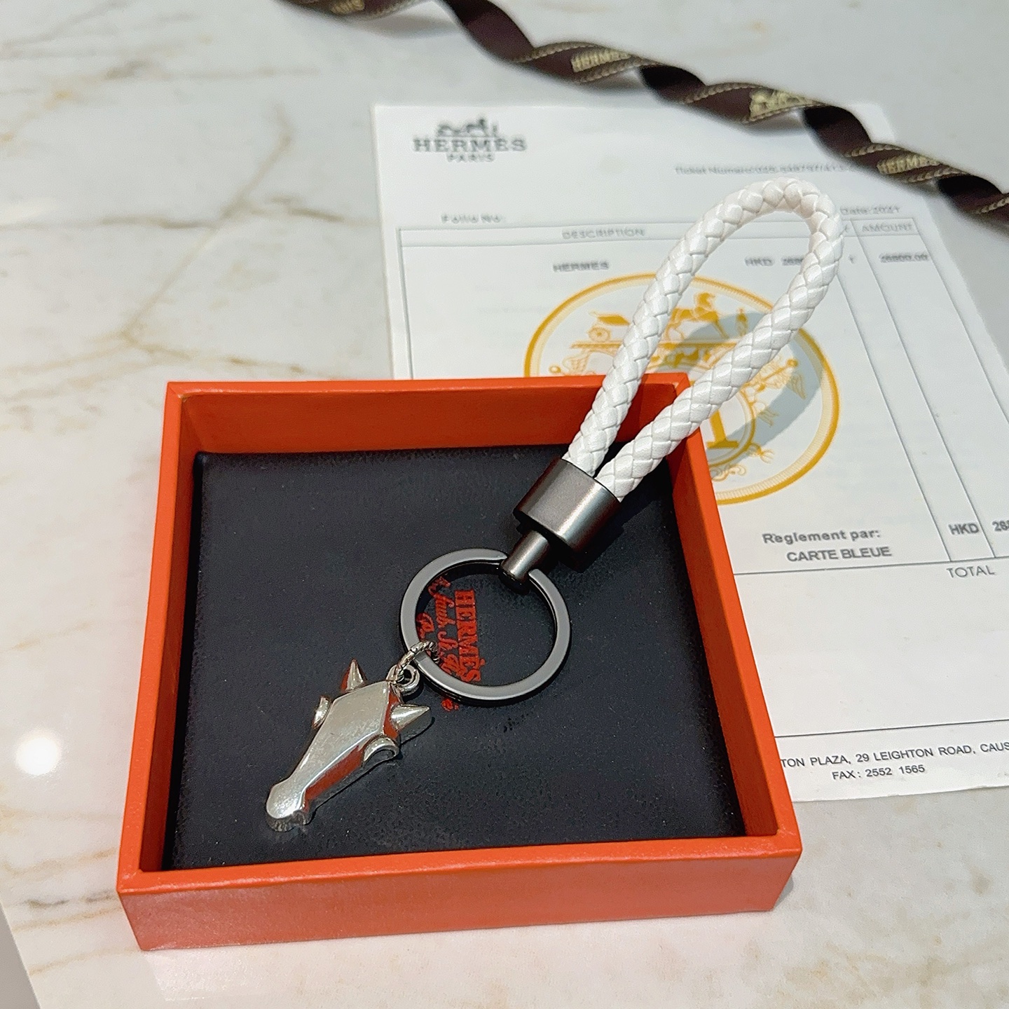 Ciondolo portachiavi intrecciato testa di cavallo Hermes Ciondolo testa di cavallo color argento in pelle intrecciata bianca hardware grigio canna di fucile 10 cm