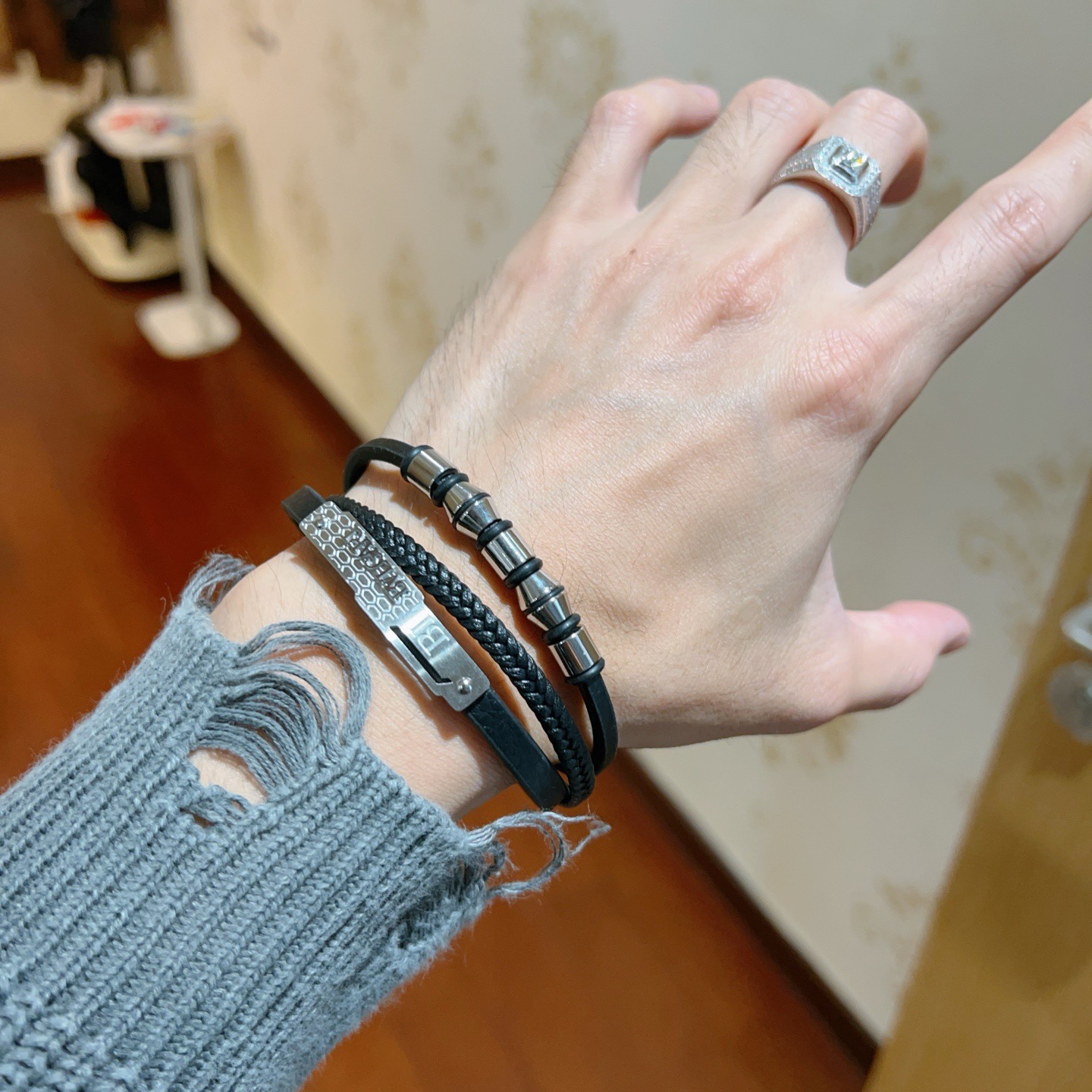 Bvlgari Serpenti bracelet Black leather with silver-toned metal hardware 19cm