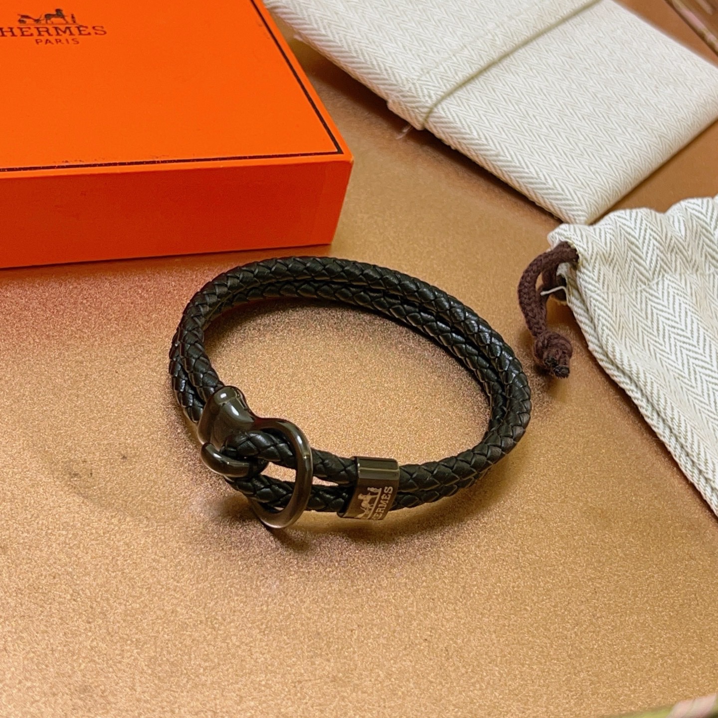 Bracciale Hermes New H Pelle intrecciata nera con hardware nero canna di fucile 19 cm