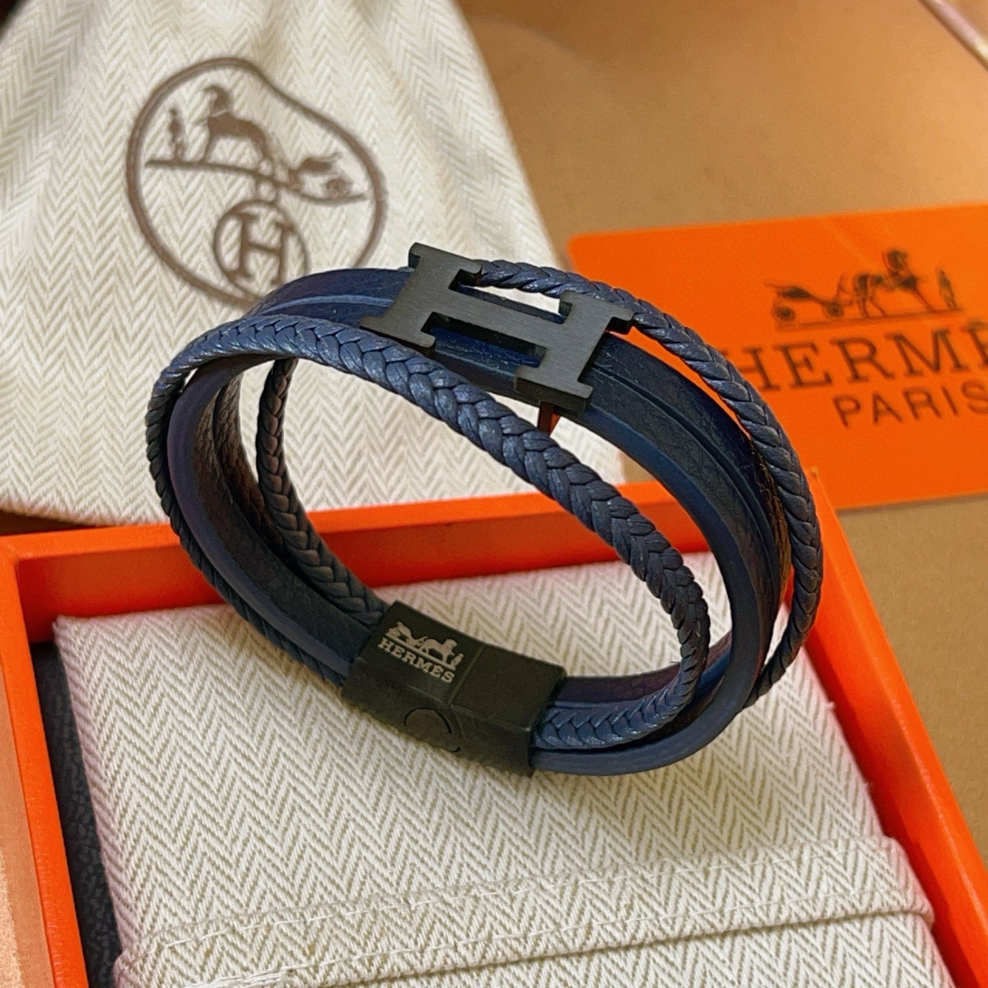 Bracciale Hermes New H metallo nero opaco pelle blu navy 19 cm