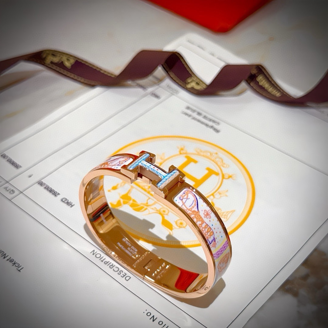 Bracciale Hermes Clic H in metallo placcato oro rosa con stravagante smalto bianco stampato multicolor PM
