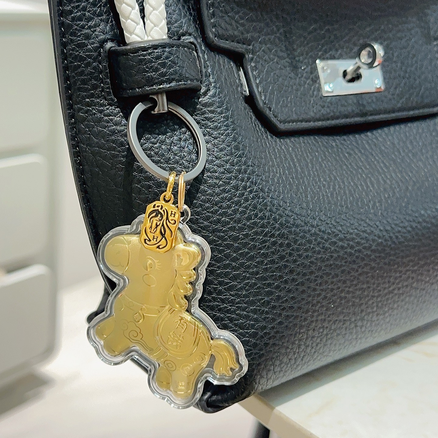 Ciondolo Hermes bianco nero oro 999 12 cm