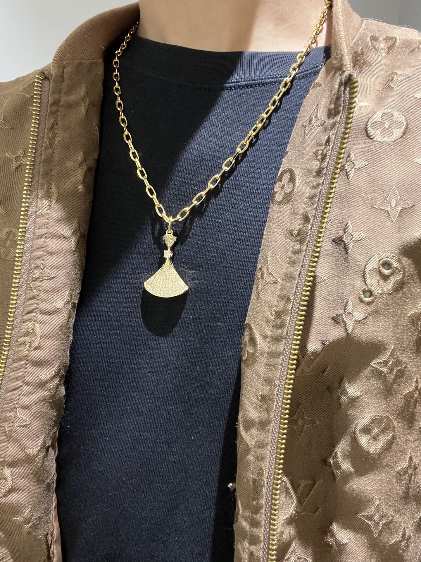 Bvlgari Divas Dream necklace 18K yellow gold with pave set clear diamonds 50cm