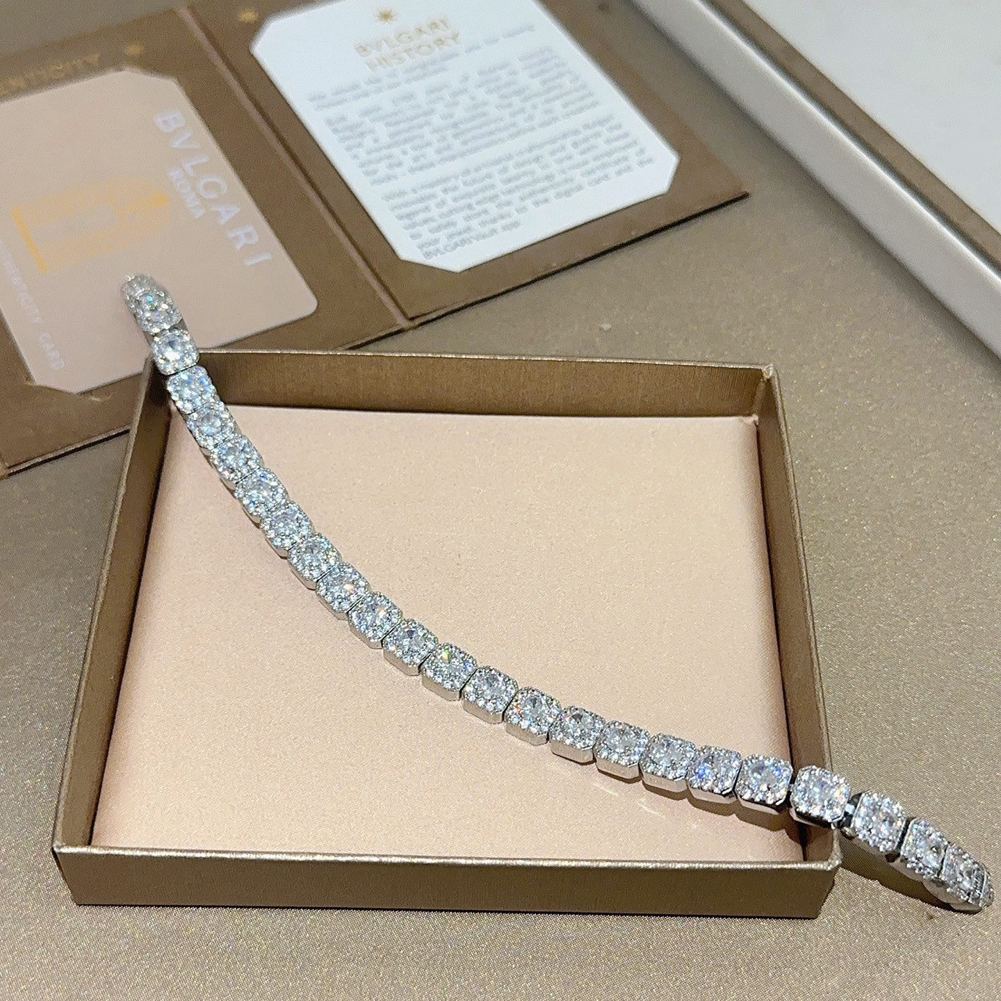 Bvlgari DIVAS DREAM bracelet 18k white gold clear diamond 17cm