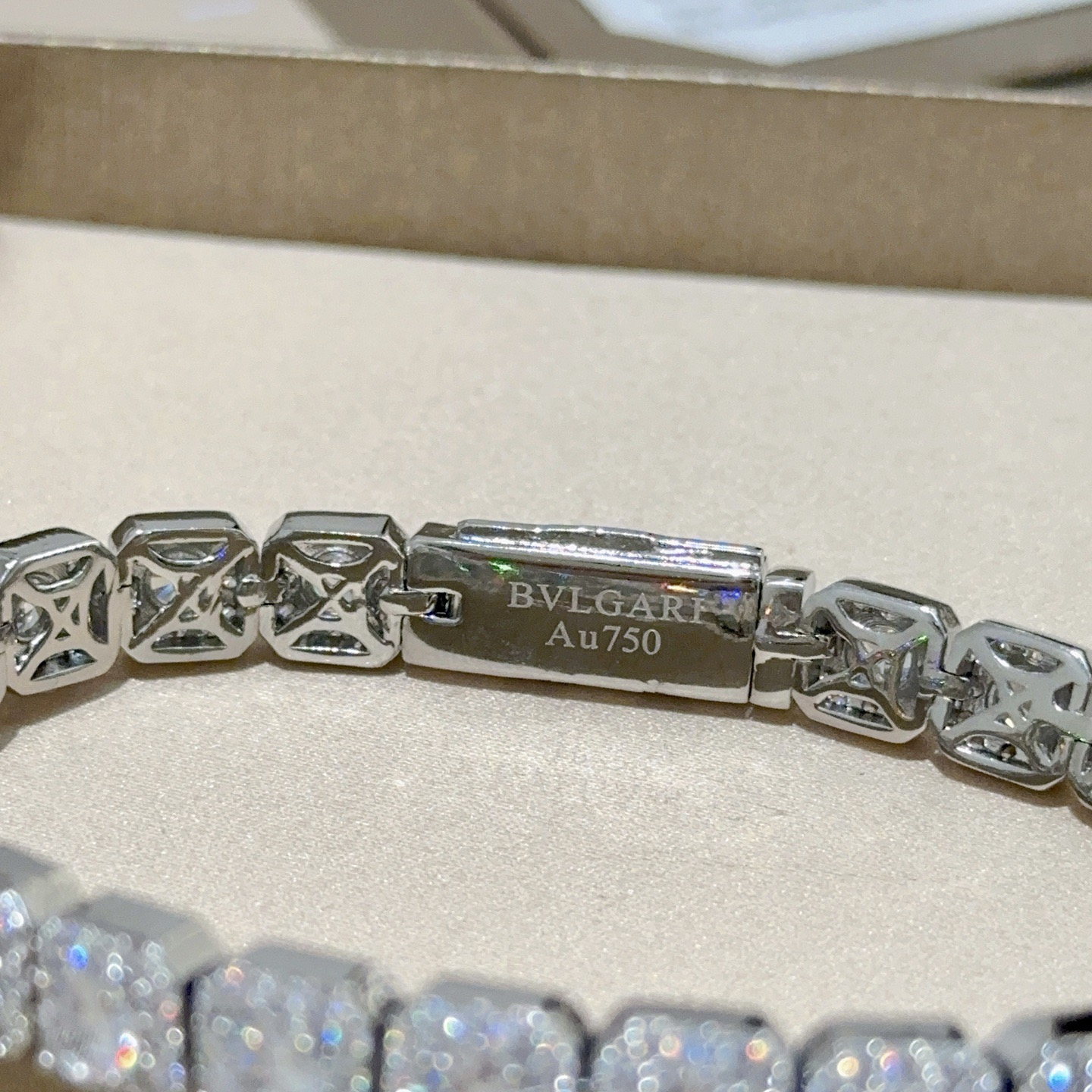 Bvlgari DIVAS DREAM bracelet 18k white gold clear diamond 17cm