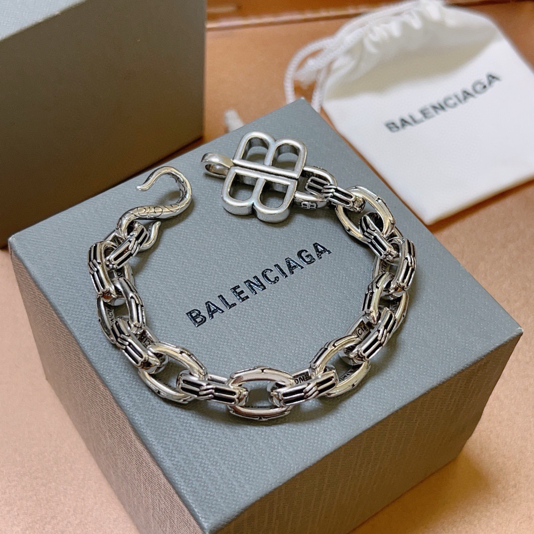 Luxury necklace 24cm