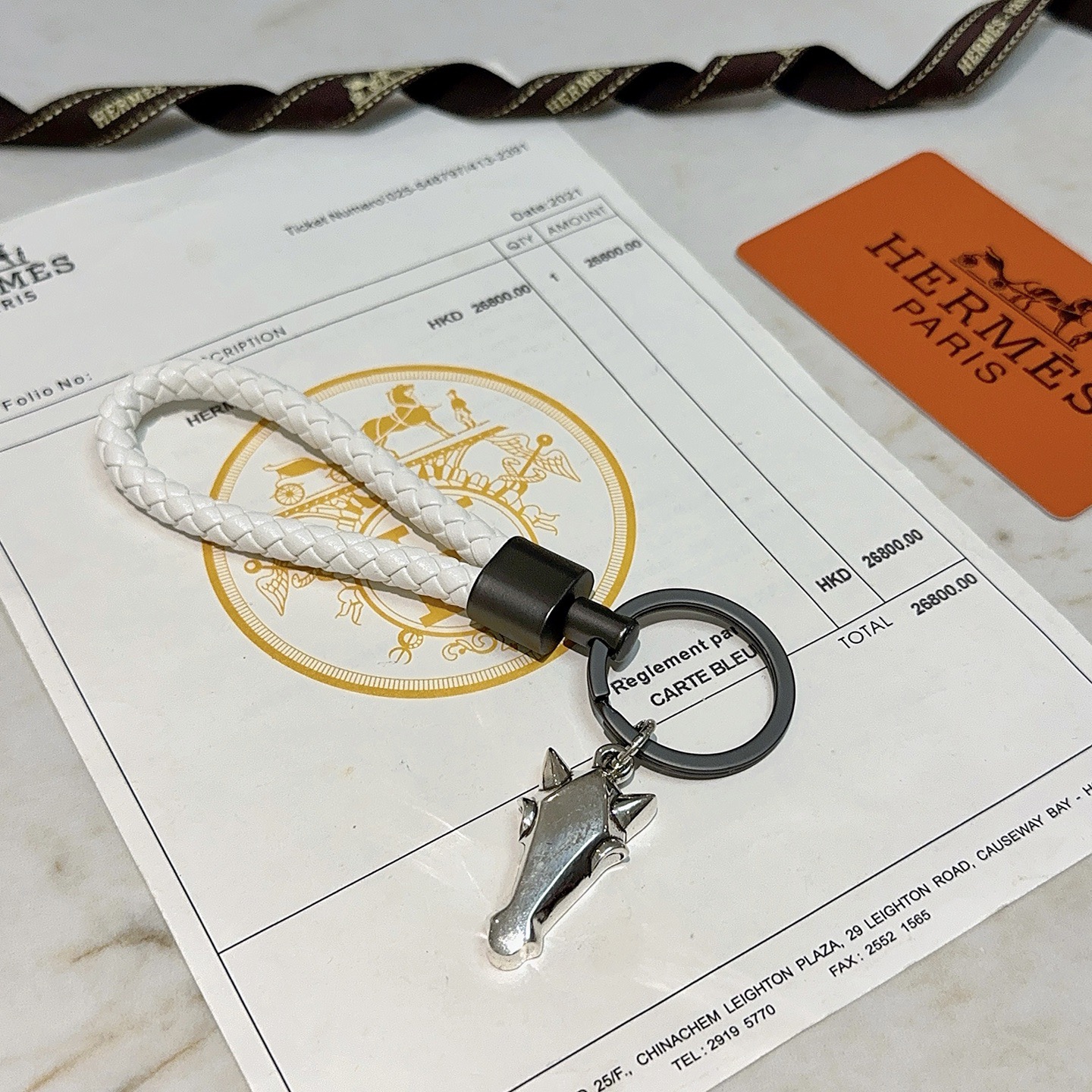 Hermes Horse Head Braided Strap Porte-clés pendentif Cuir tressé blanc matériel gris bronze argenté tête de cheval charme 10cm