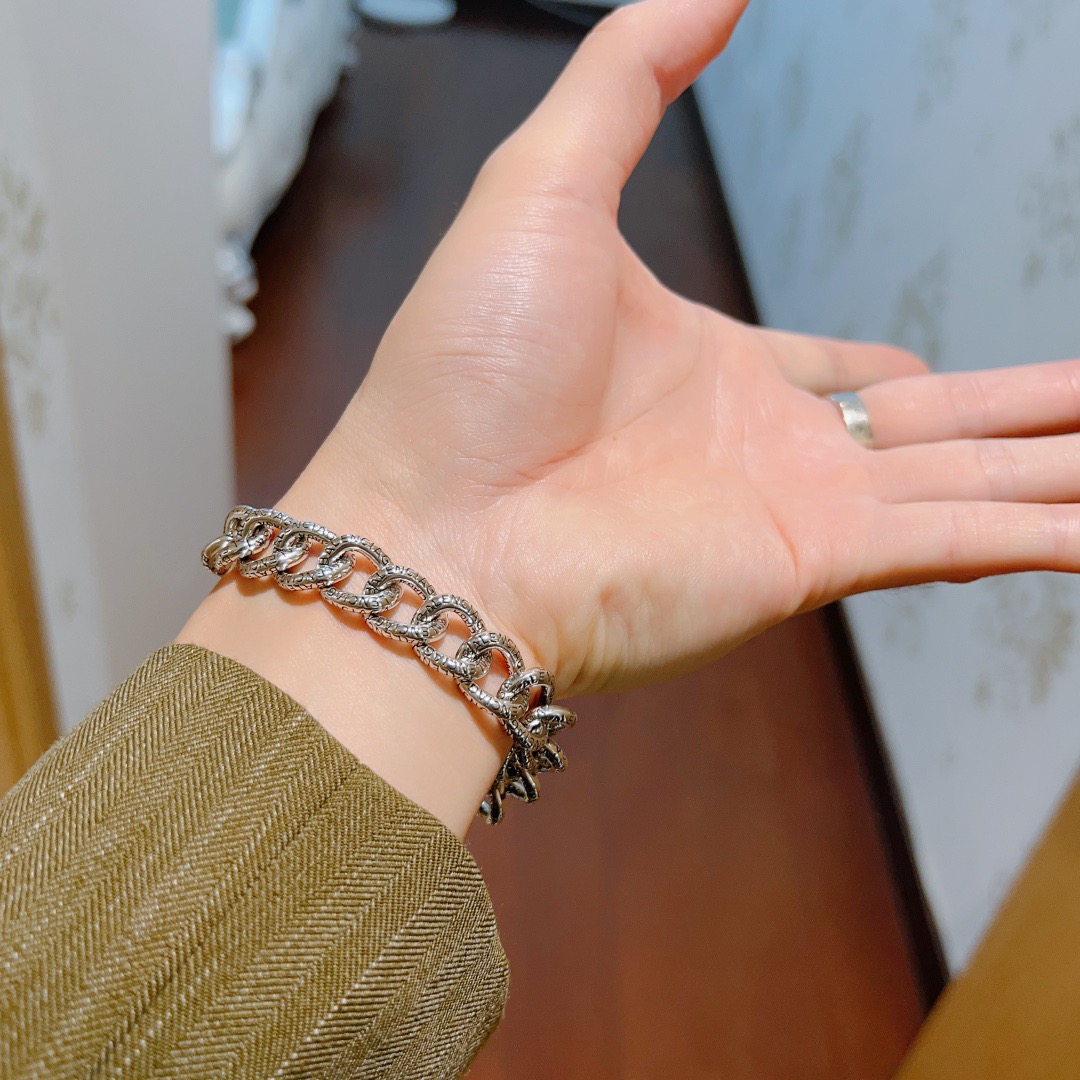 Luxury necklace 22cm
