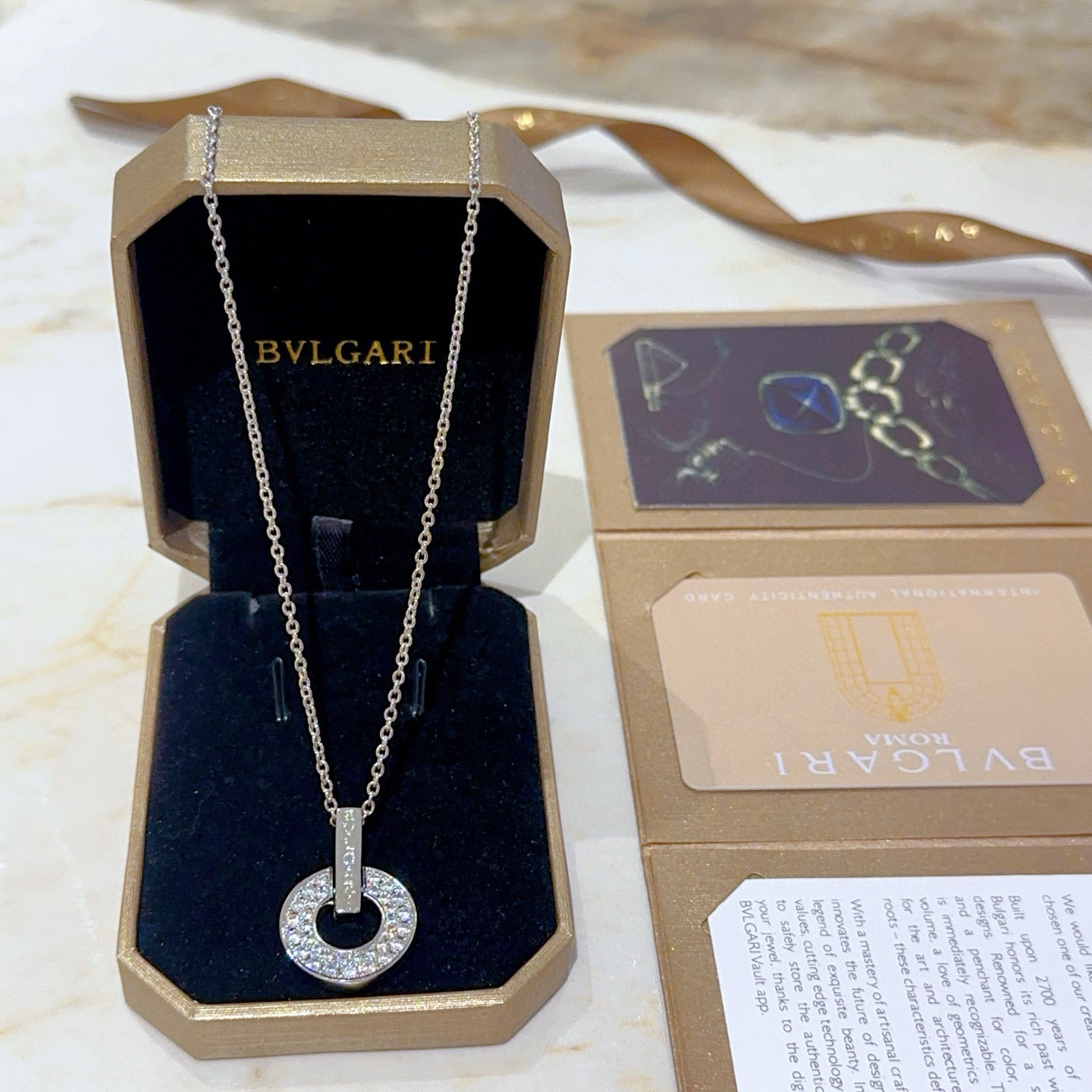 Bvlgari Bvlgari Bvlgari necklace silver-toned white gold with clear pave diamonds 40-45cm adjustable