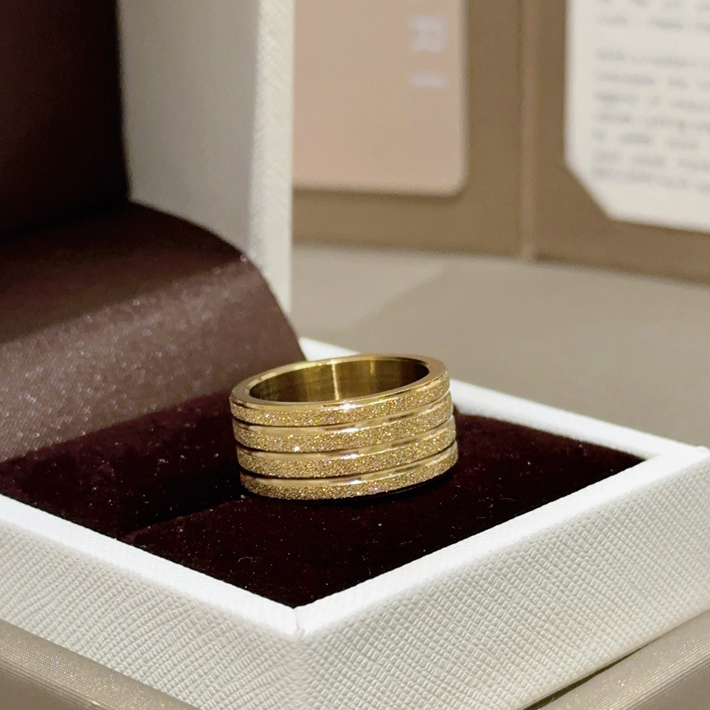 Bvlgari B zero1 ring Yellow gold with diamond-paved grooved detailing 10