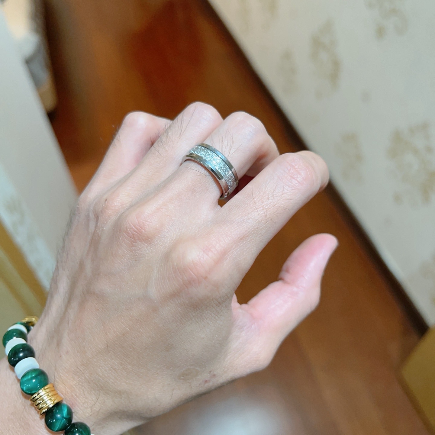 Bvlgari B zero1 ring silver white gold with diamond-paved textured band 10