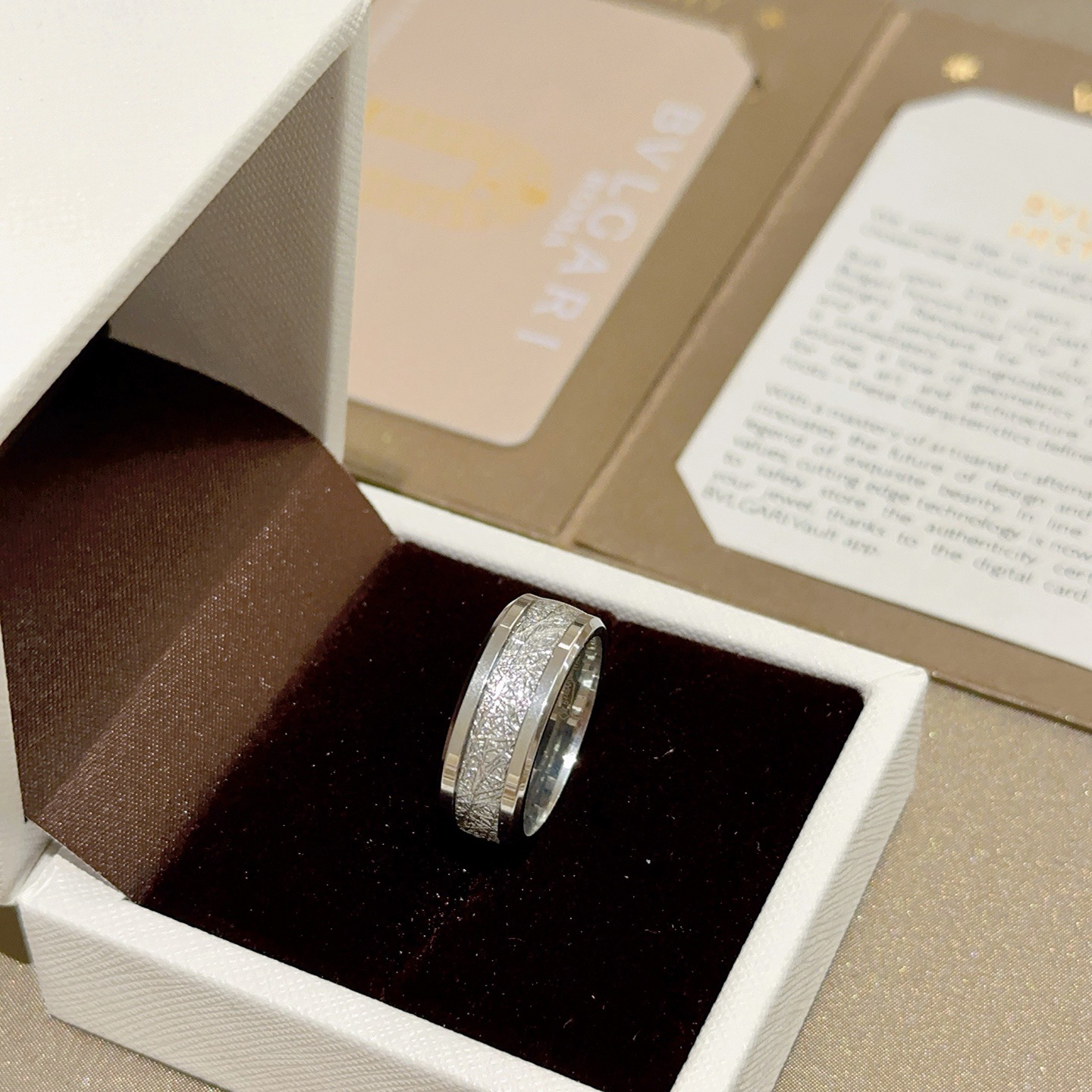 Bvlgari B zero1 ring silver white gold with diamond-paved textured band 10