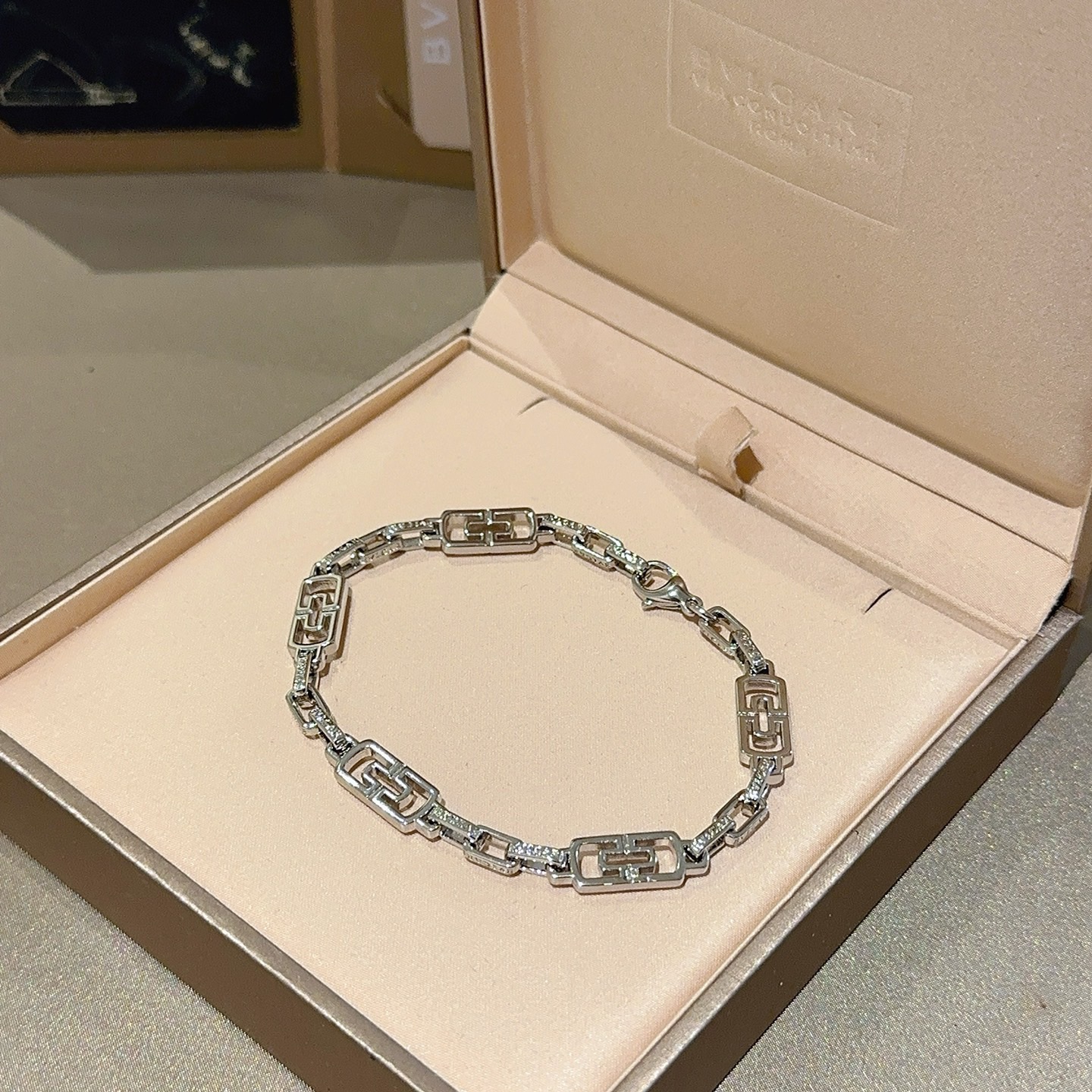 Bvlgari Parentesi bracelet silver-toned metal with clear diamond accents 18